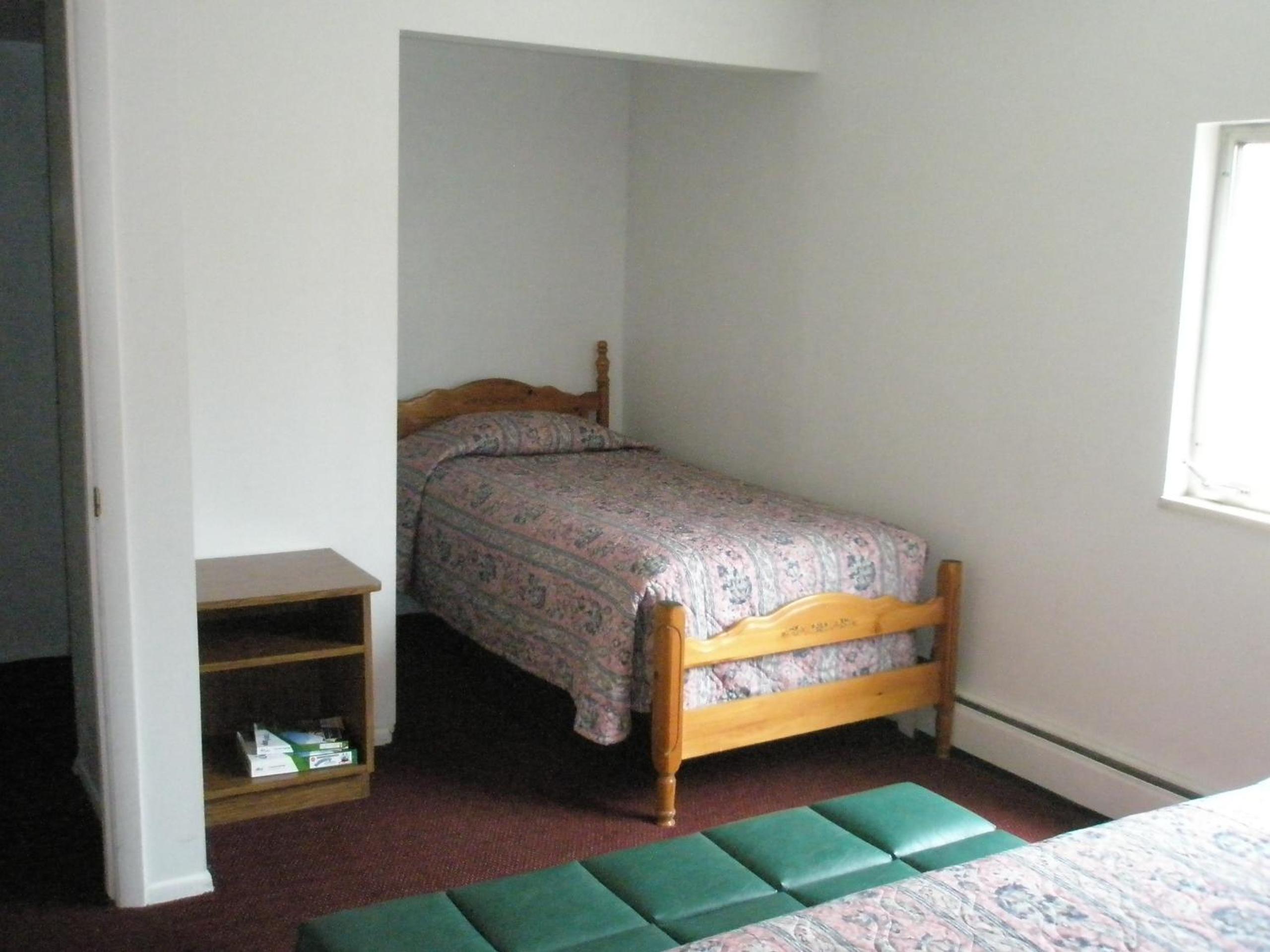 Deluxe Family Suite photo 1