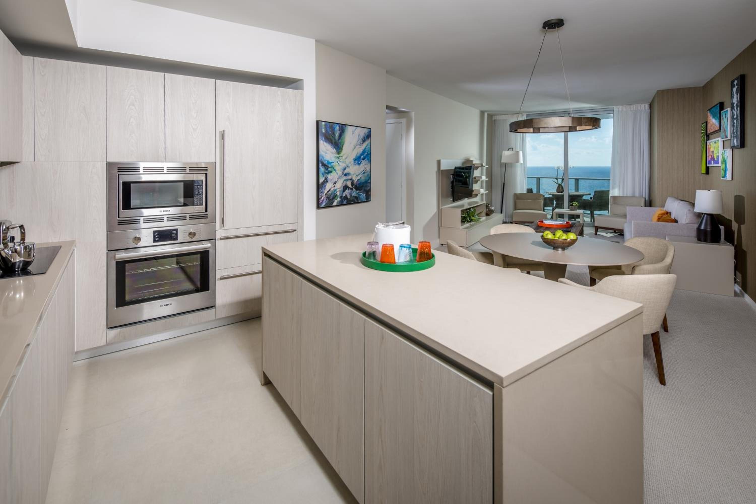 1 Bedroom Suite Oceanview King  - Photo 2