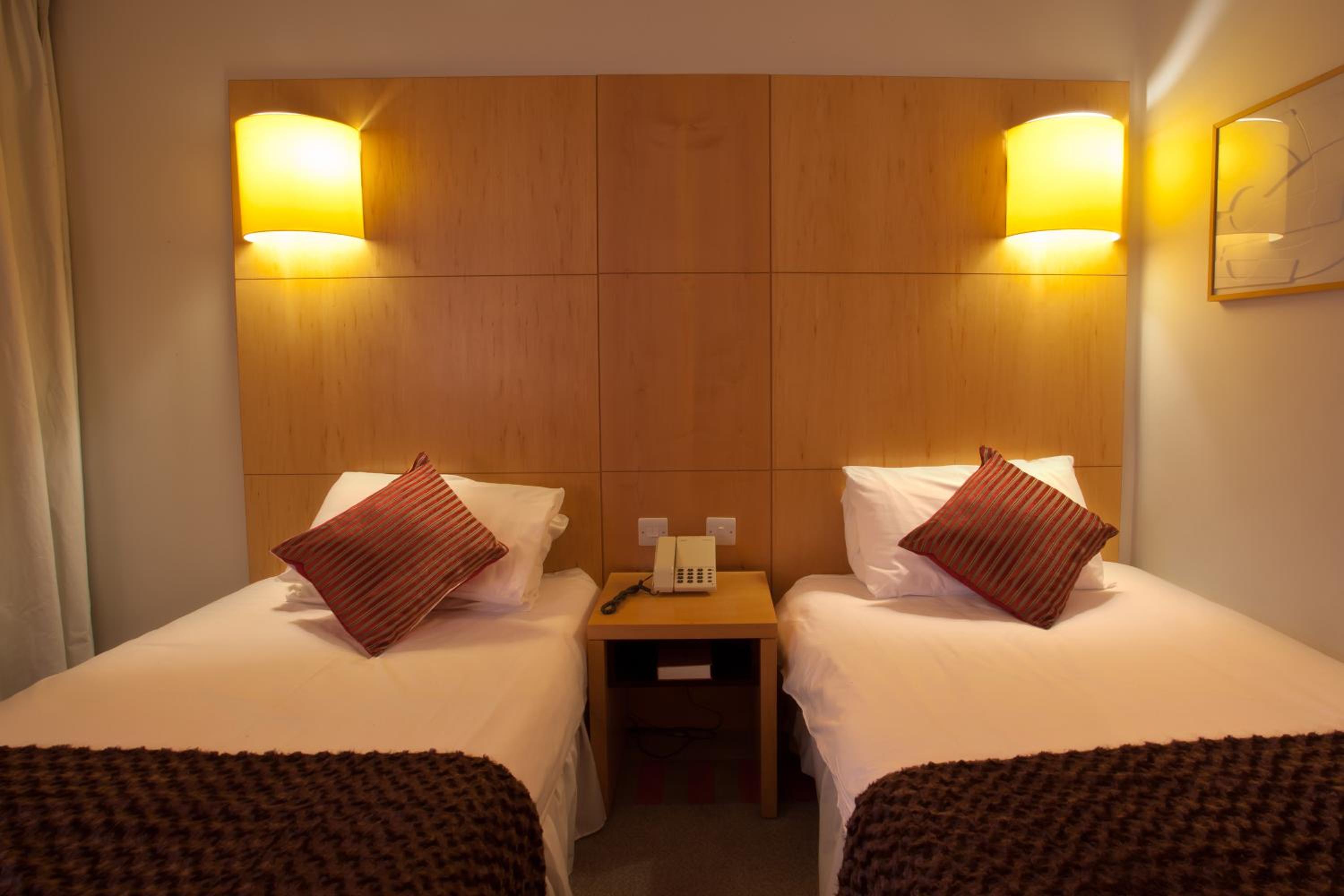 Twin Room - Photo 5