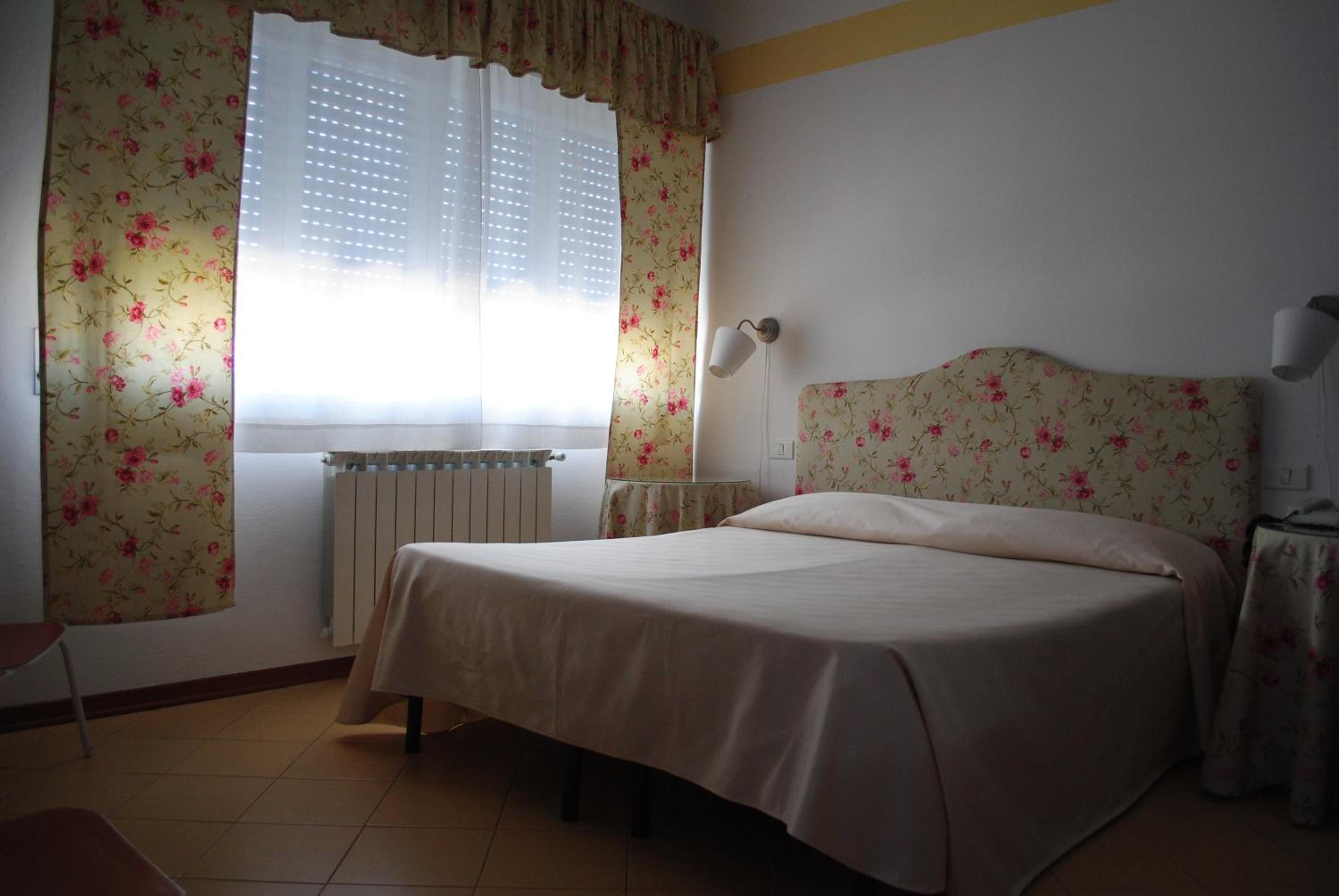Classic Double Room - Photo 6