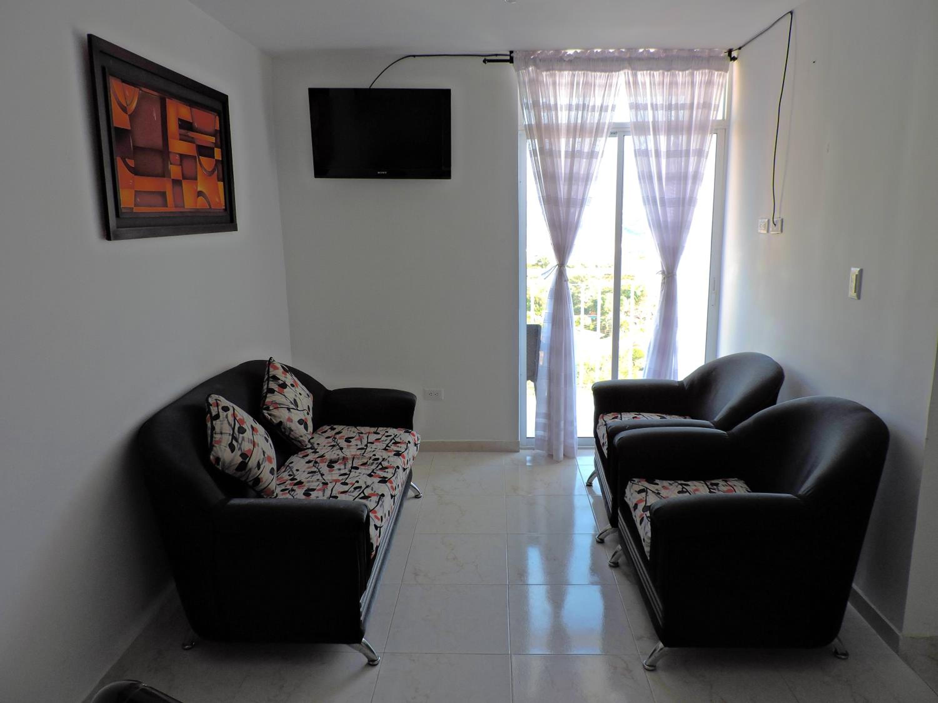 Three-Bedroom Apartment photo 2