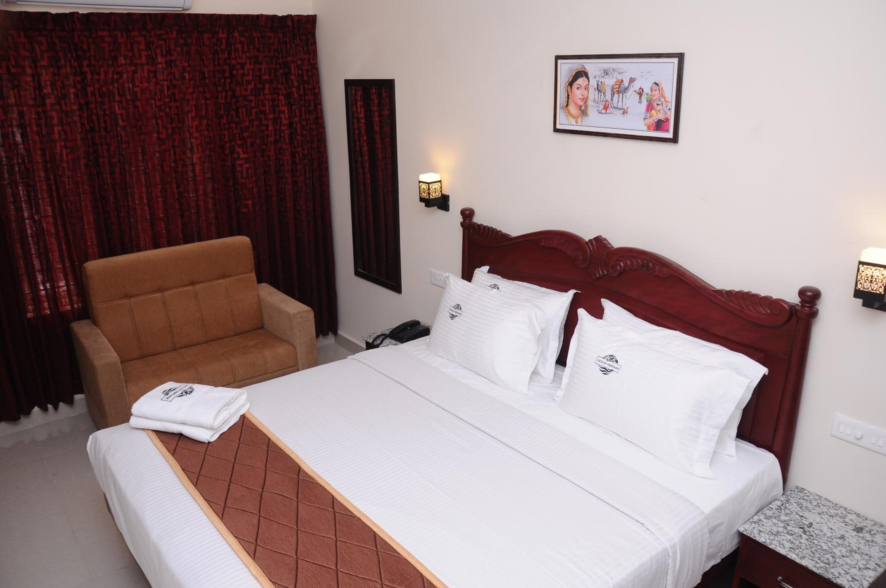 Deluxe Double Room (2 Adults + 1 Child)