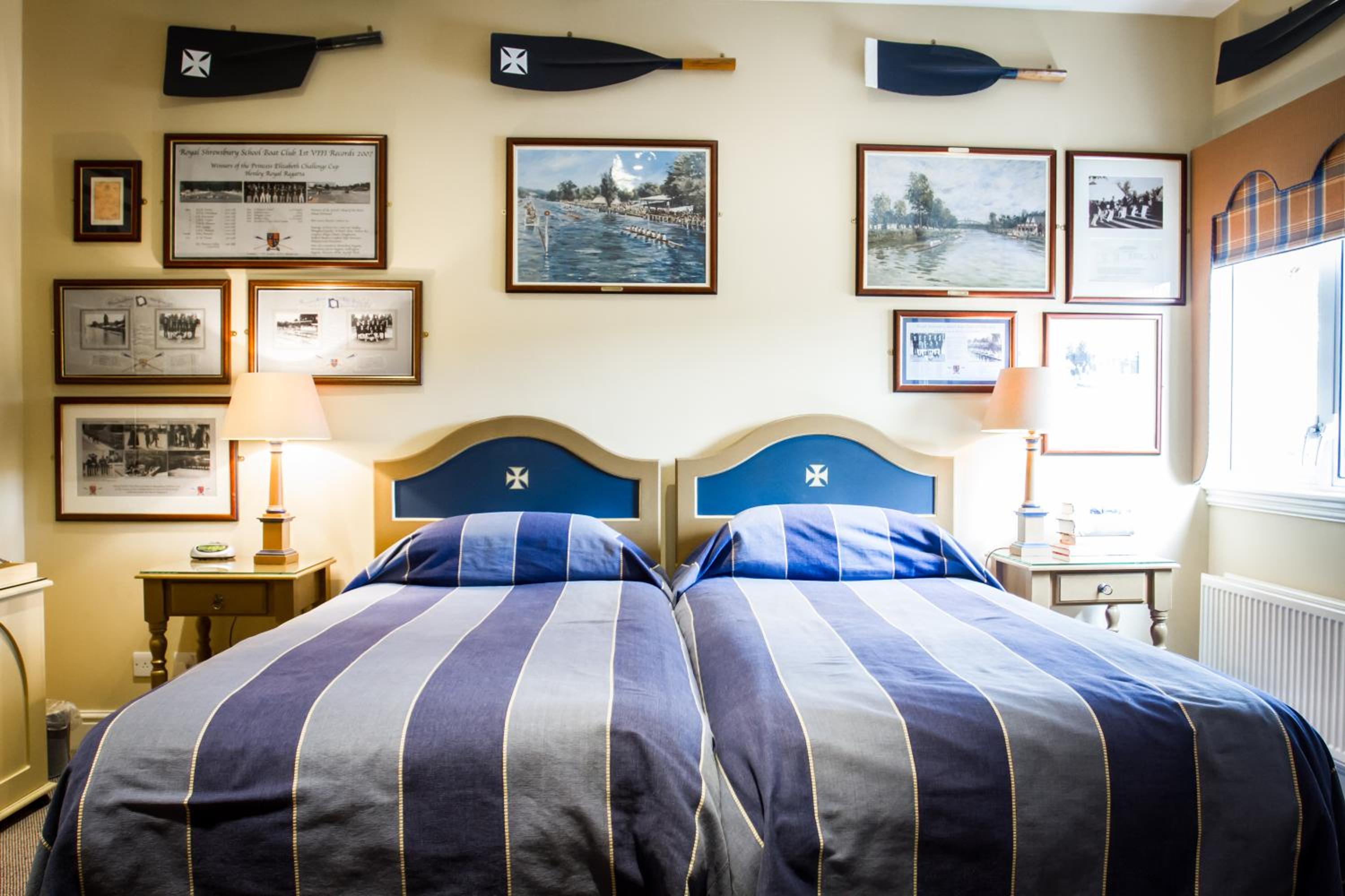 标准双床房
