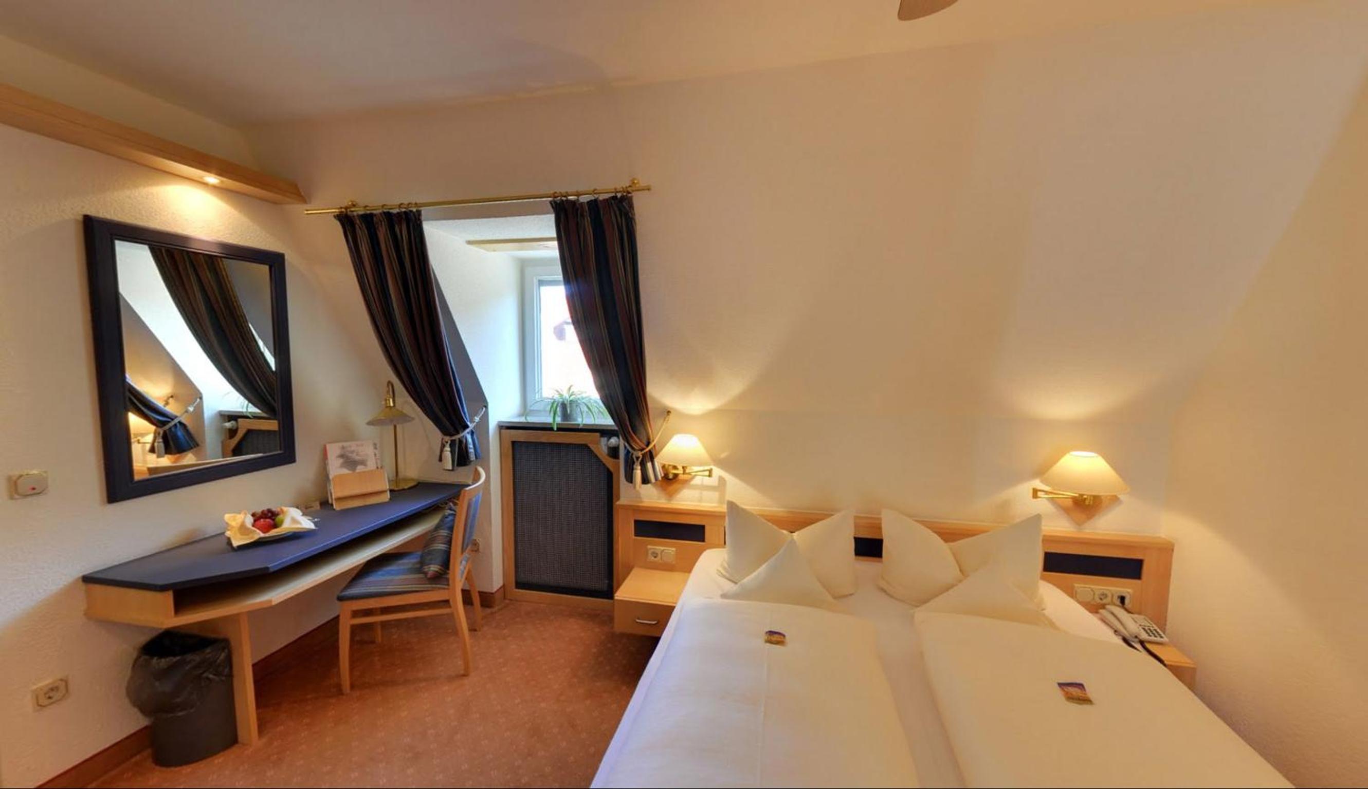 Double Room - Photo 13