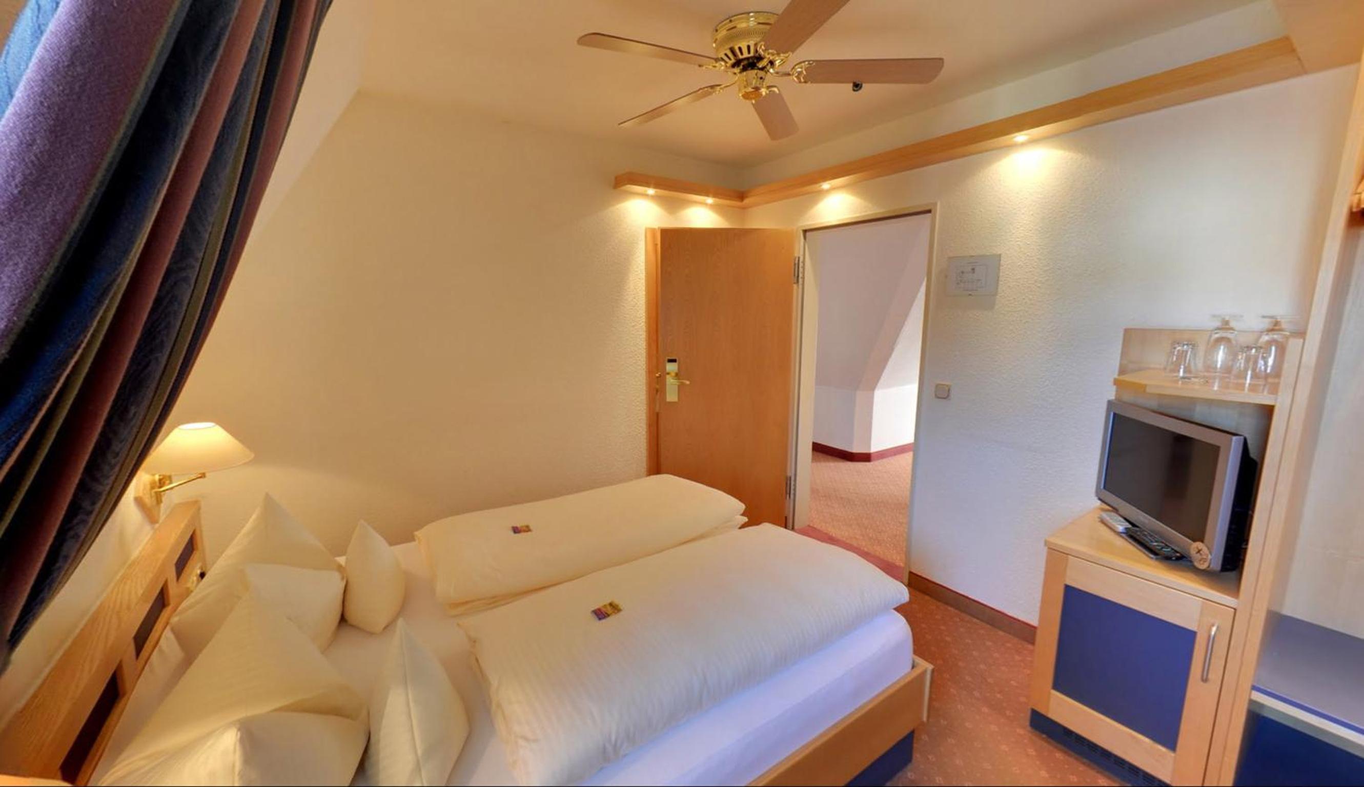 Double Room - Photo 14