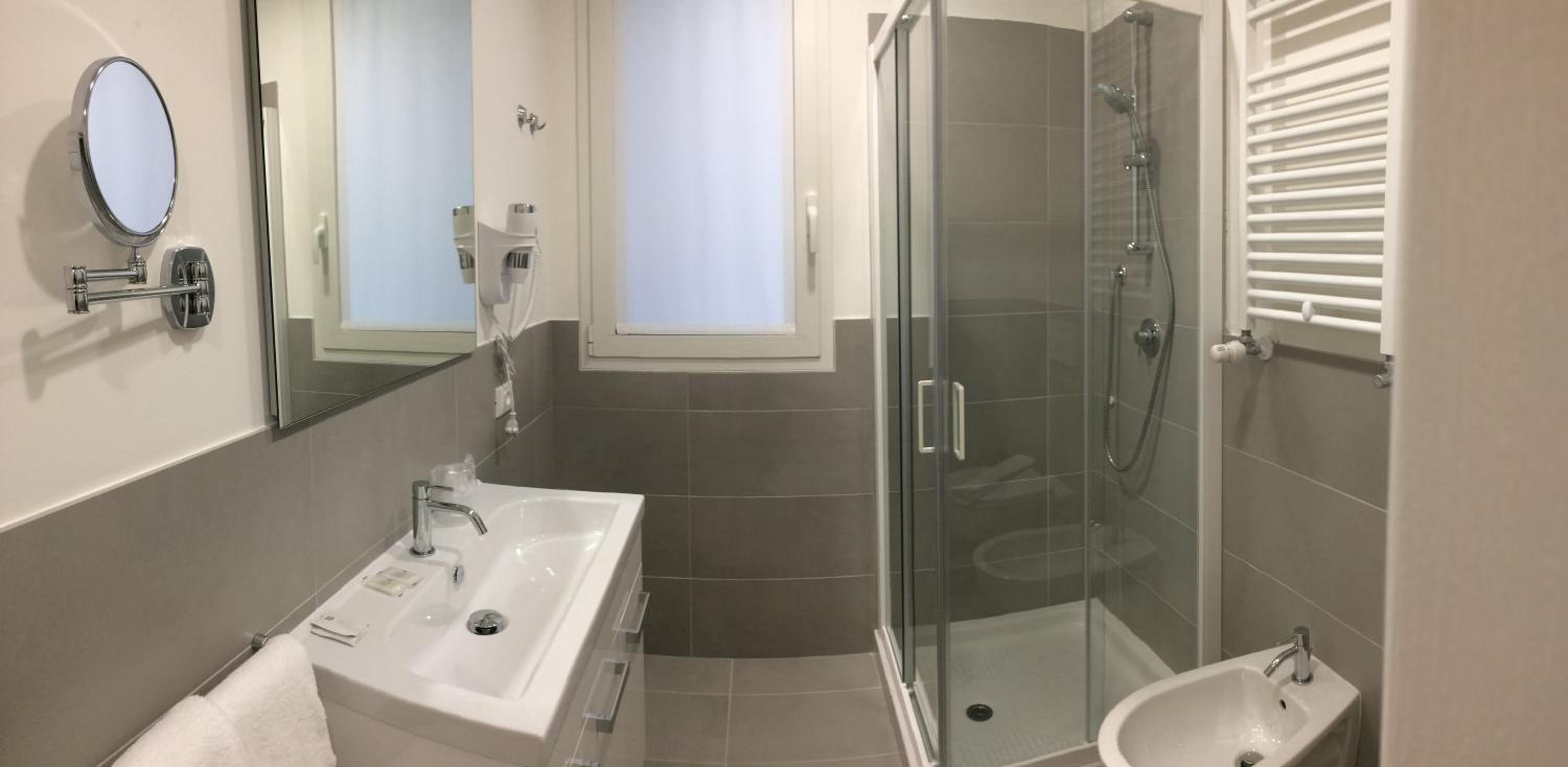 Superior Double or Twin Room - Photo 6