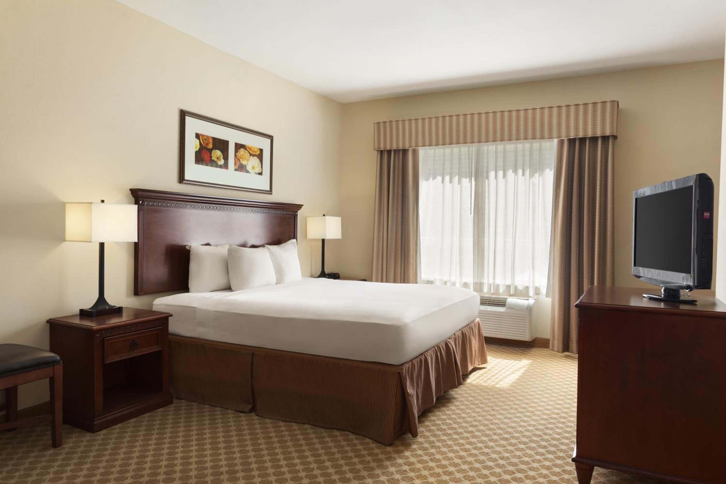 King Room - Non-Smoking - Photo 1