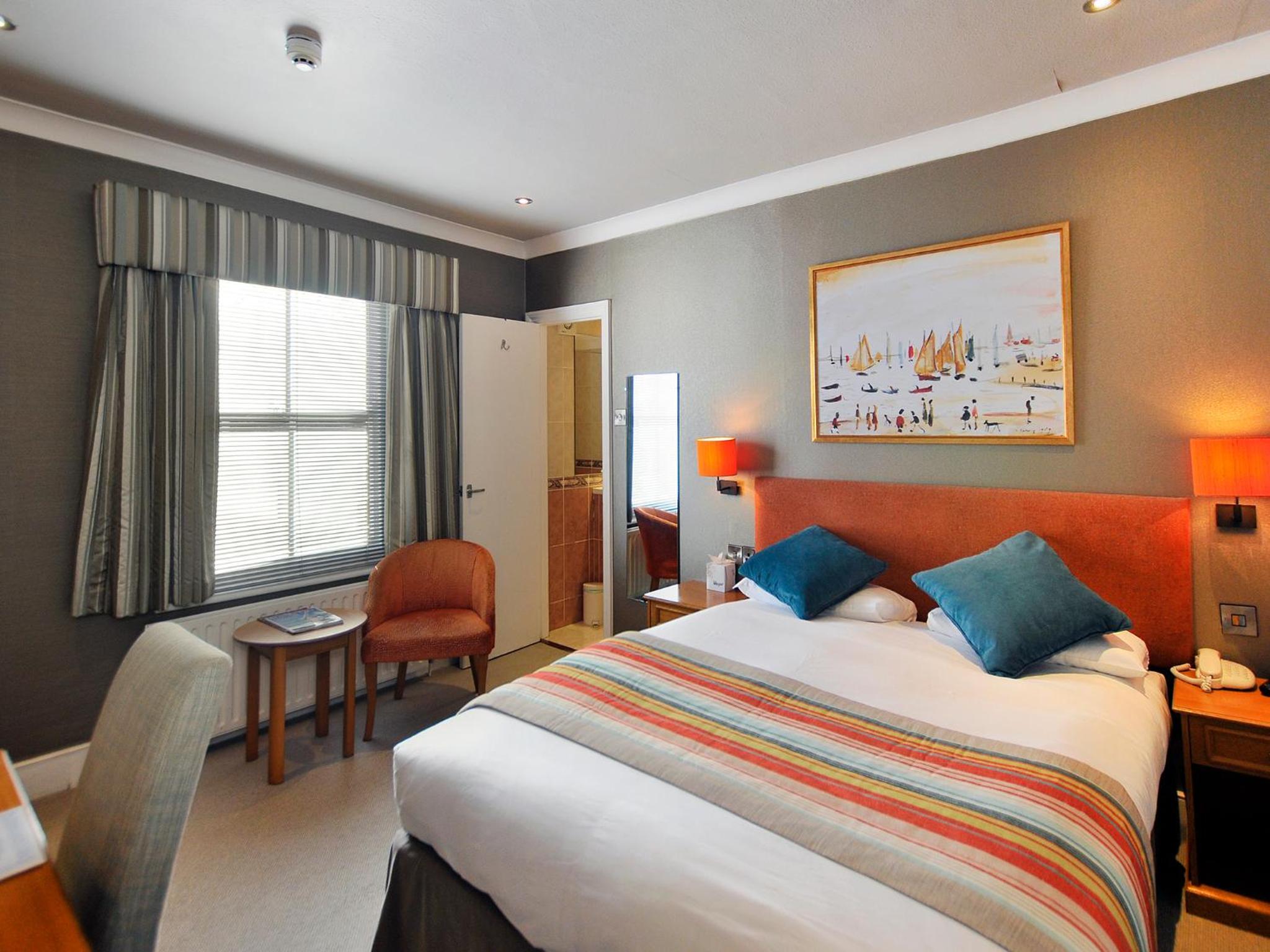 Standard Double Room En Suite - Photo 5