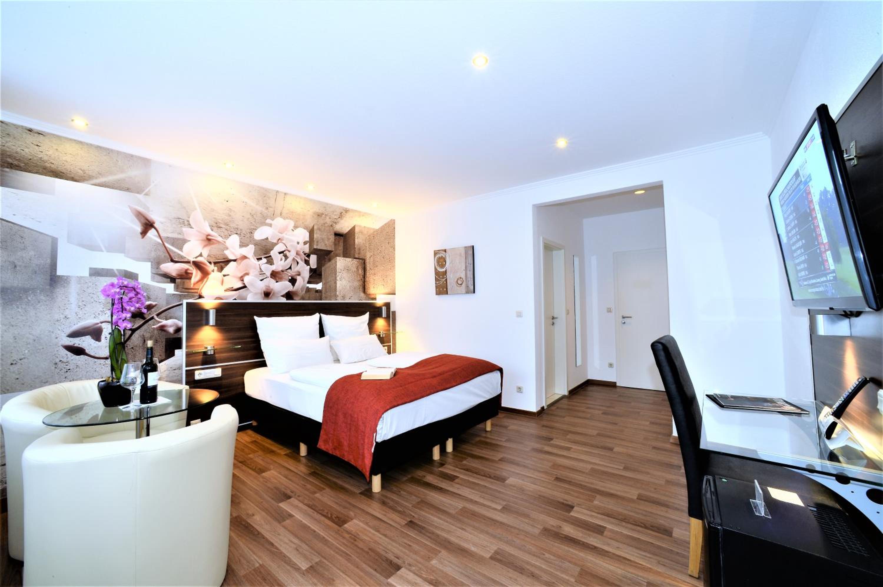 Double Room - Photo 11