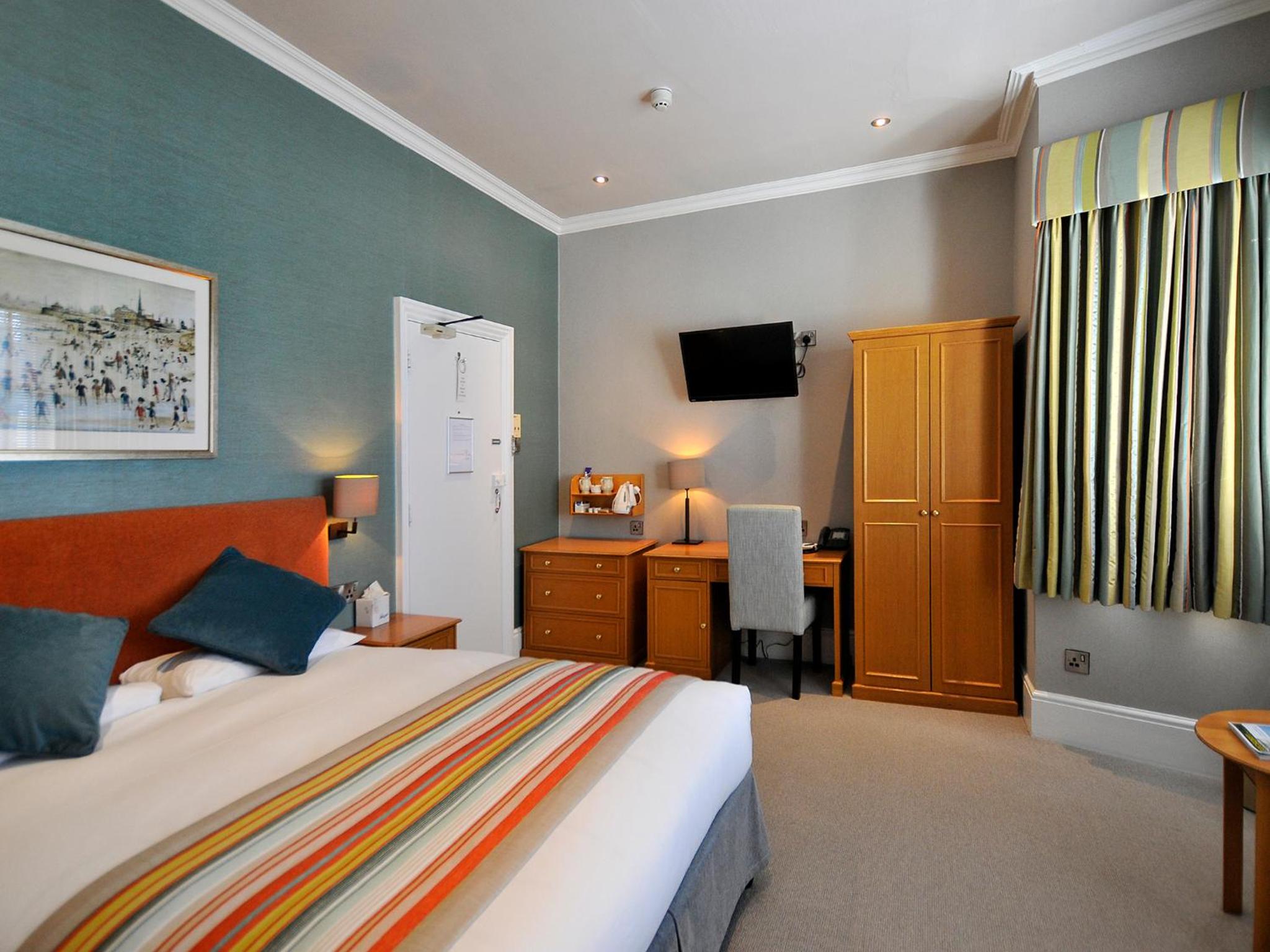 Standard Double Room En Suite - Photo 1