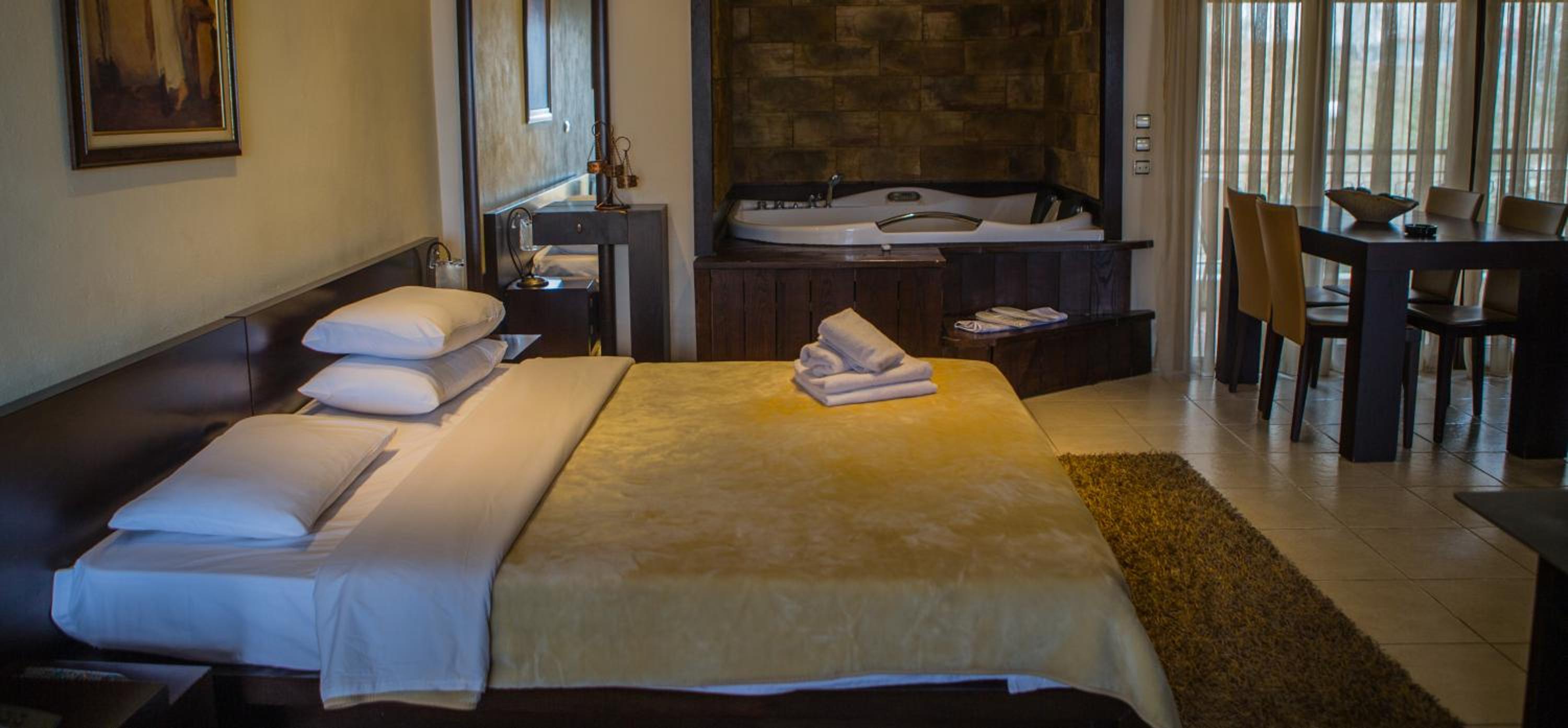 Deluxe Double or Twin Room - Photo 7