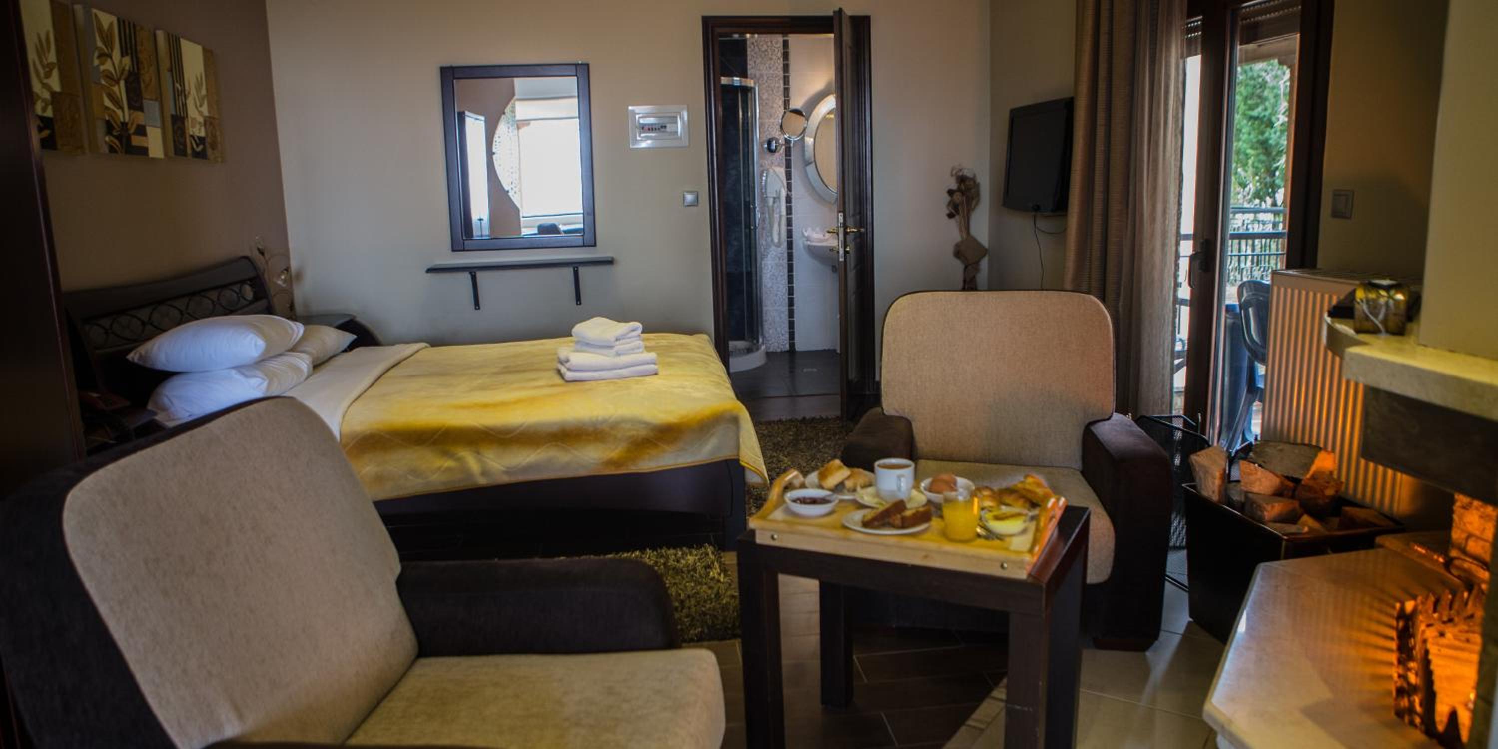Deluxe Double or Twin Room - Photo 14