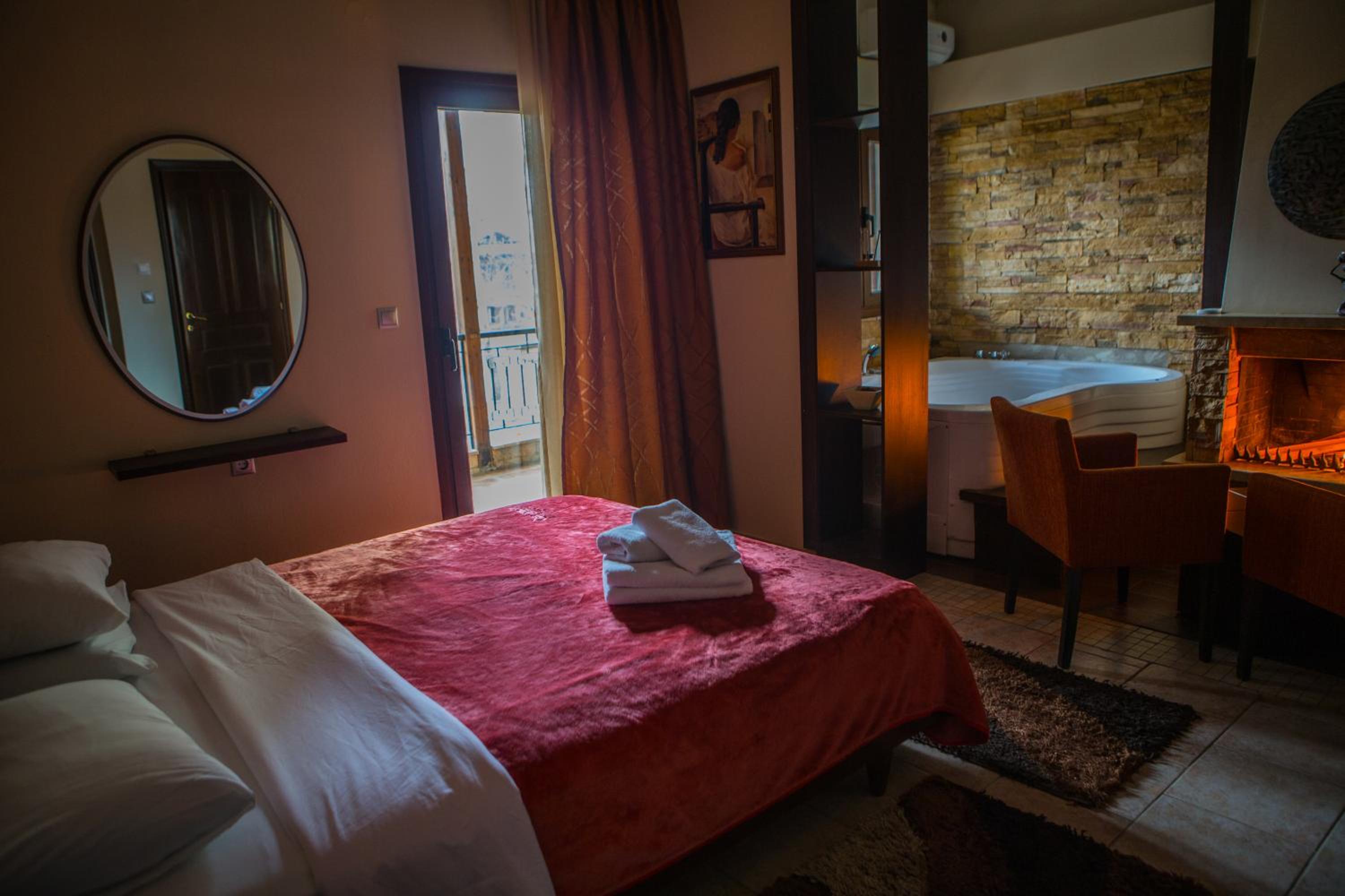 Deluxe Double or Twin Room - Photo 17