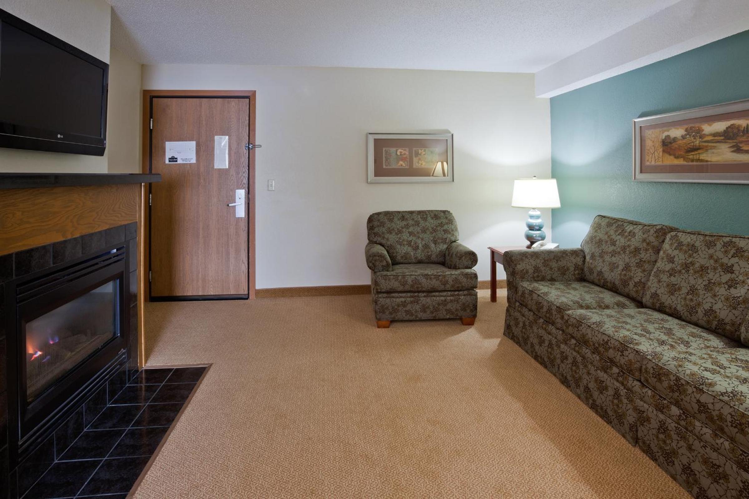 Superior One Bedroom King Suite - Non-Smoking