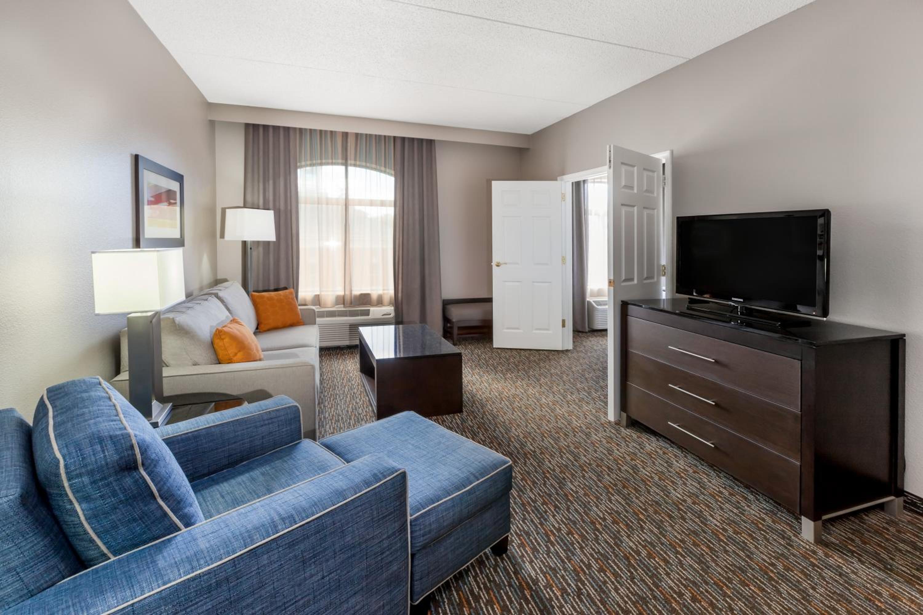 One-Bedroom King Suite - Non-Smoking - Photo 4