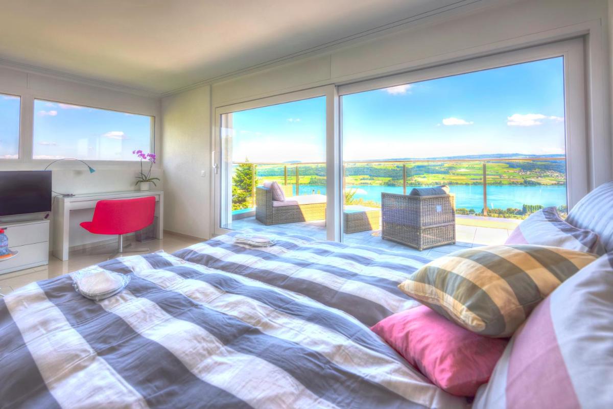 Suite with Lake View photo 2