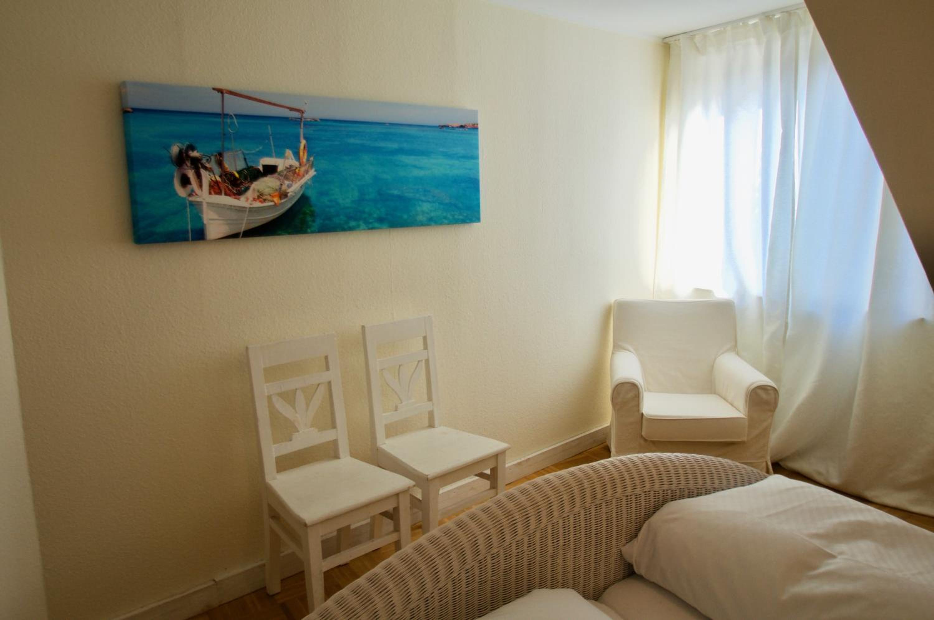 One-Bedroom Apartment - Photo 14