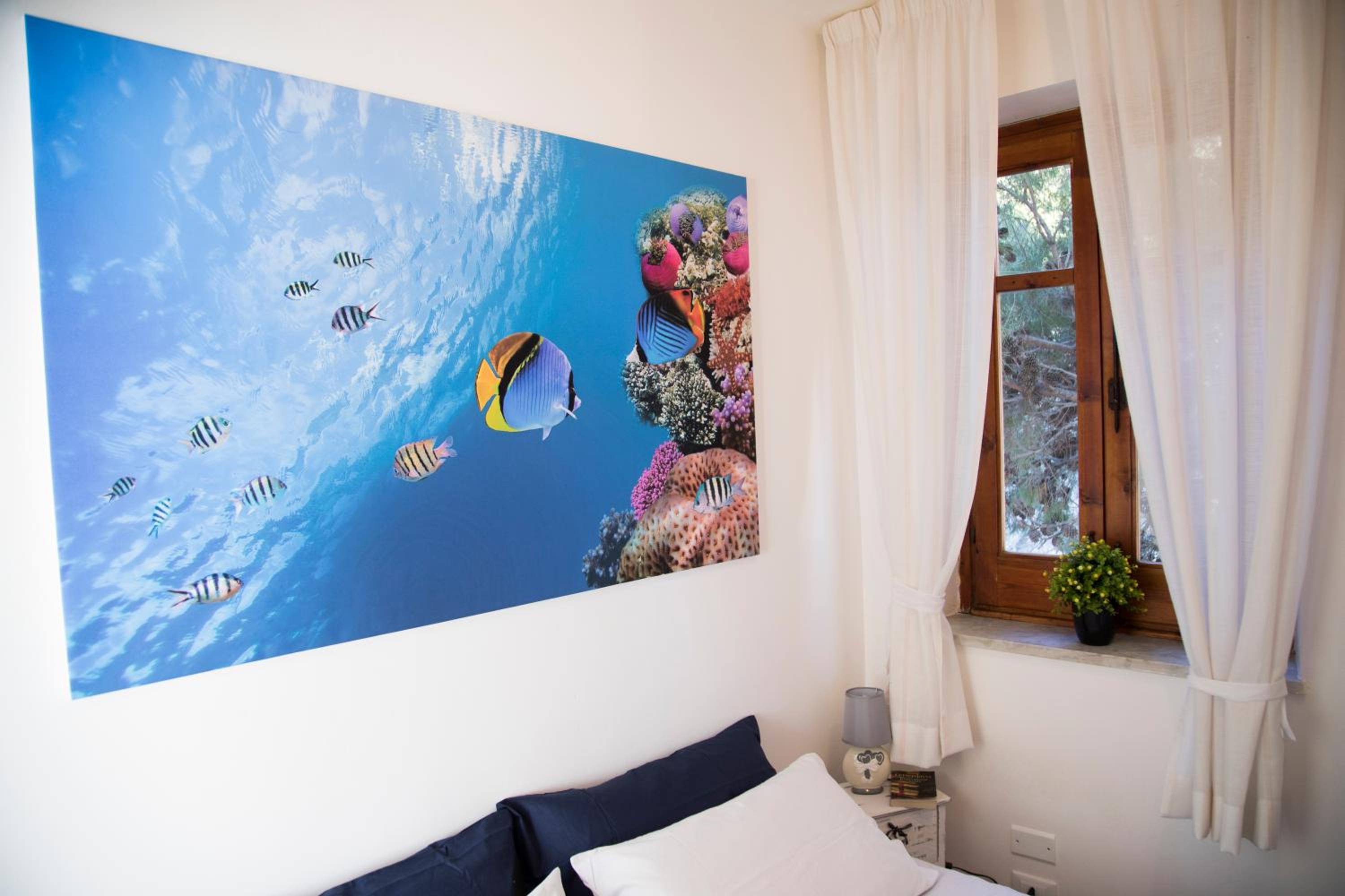 One-Bedroom House - Photo 10