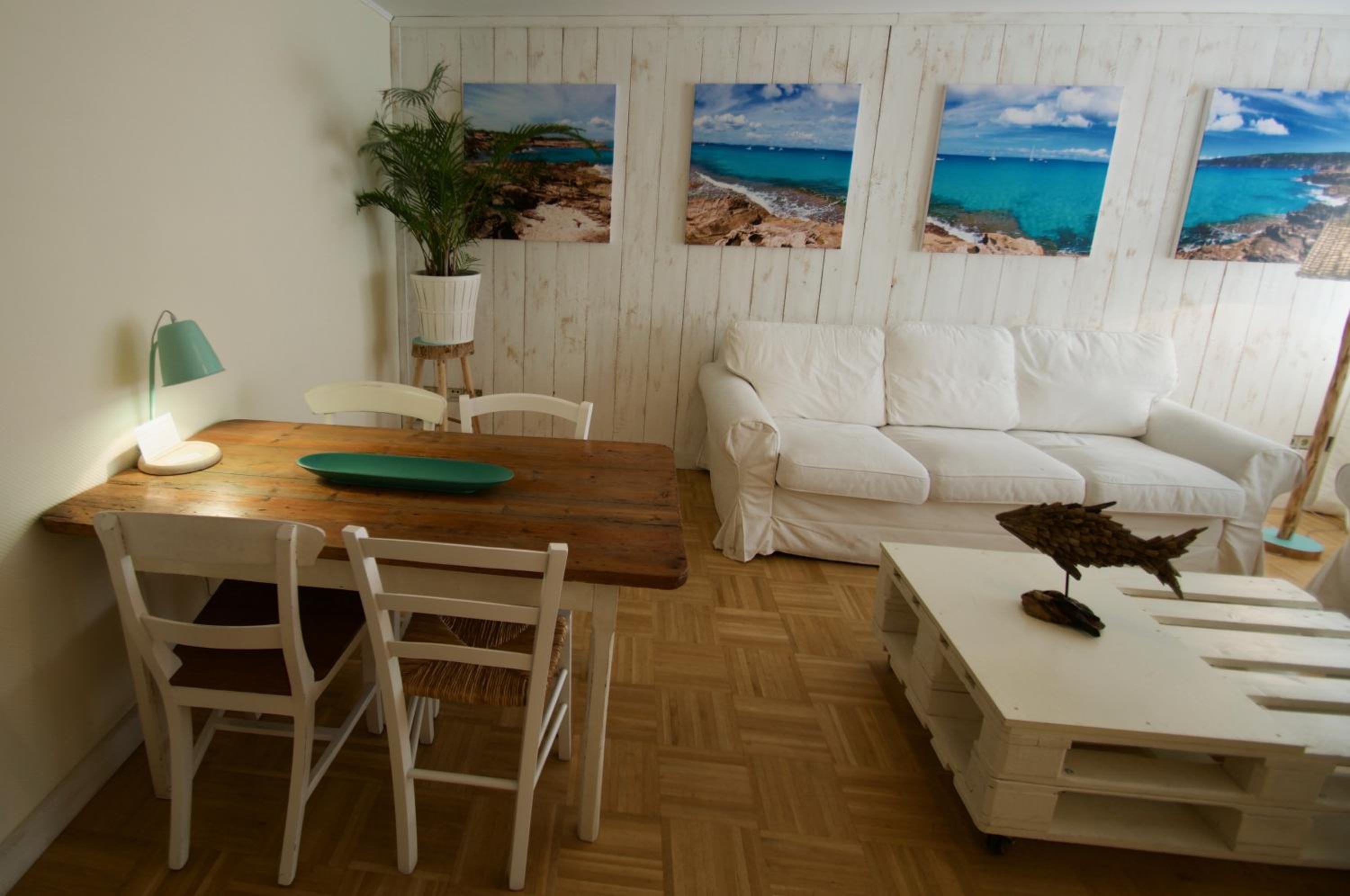 One-Bedroom Apartment - Photo 12