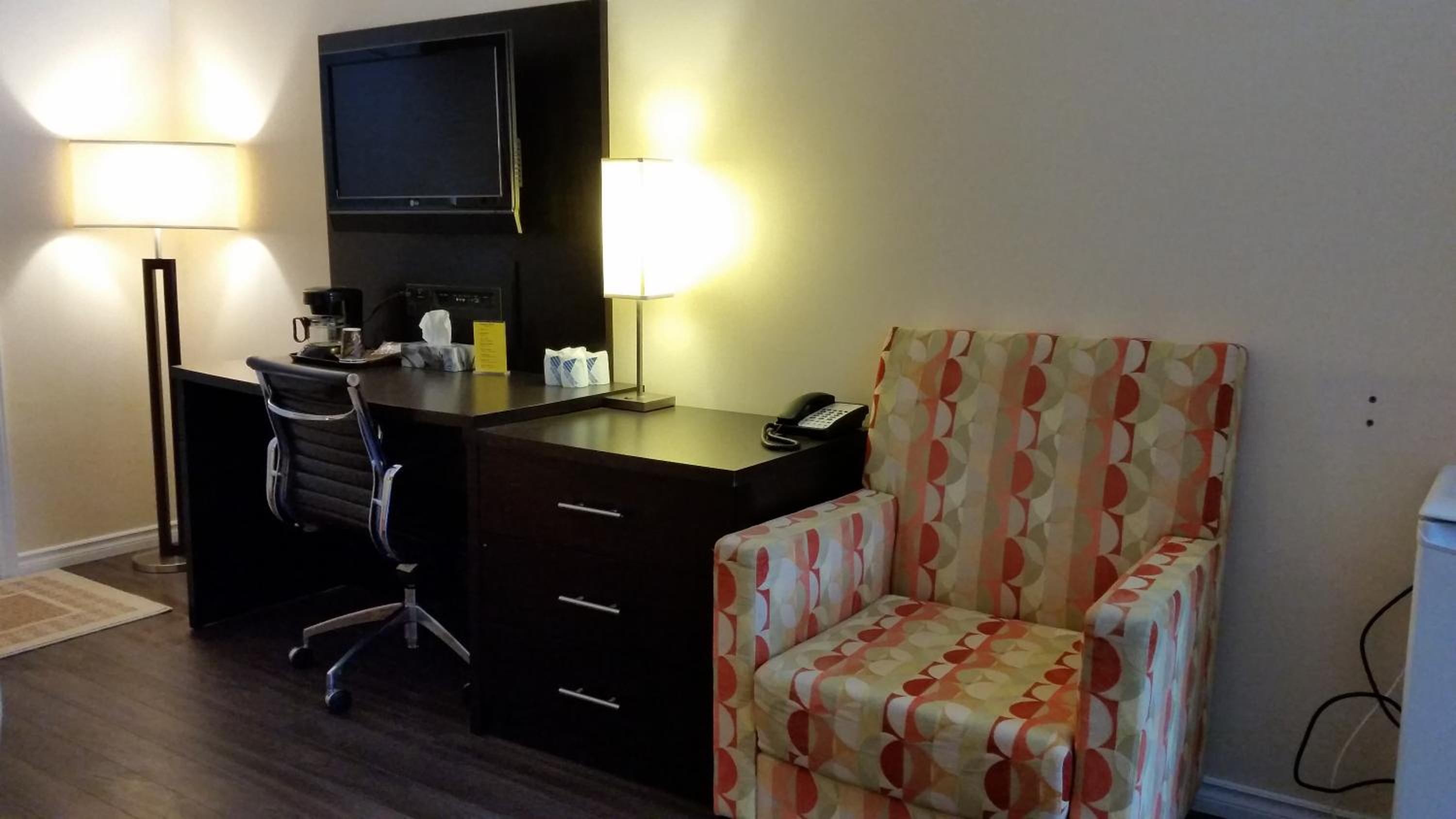 King Room with Lake View photo 3
