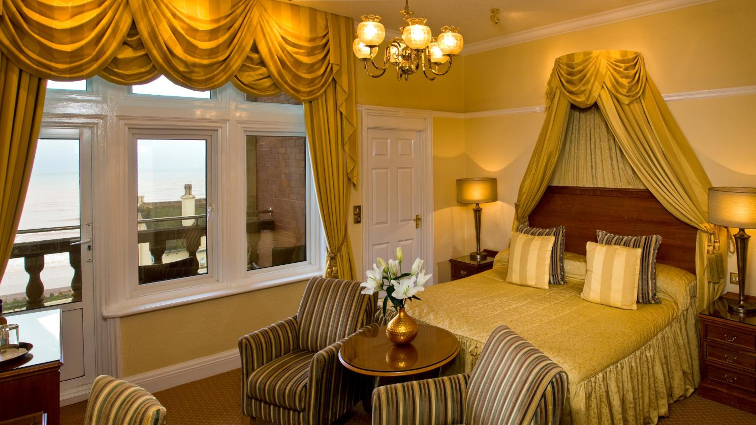 Deluxe Sea facing Twin/Double Room - Photo 3