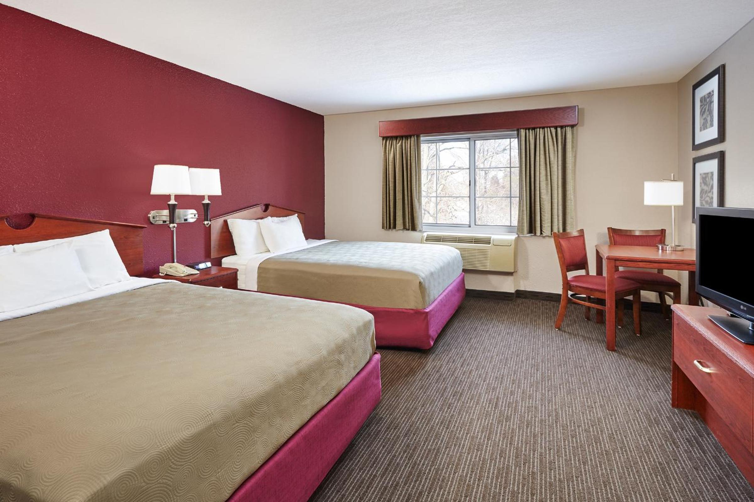 Queen Room with Two Queen Beds - Non-Smoking - Photo 1