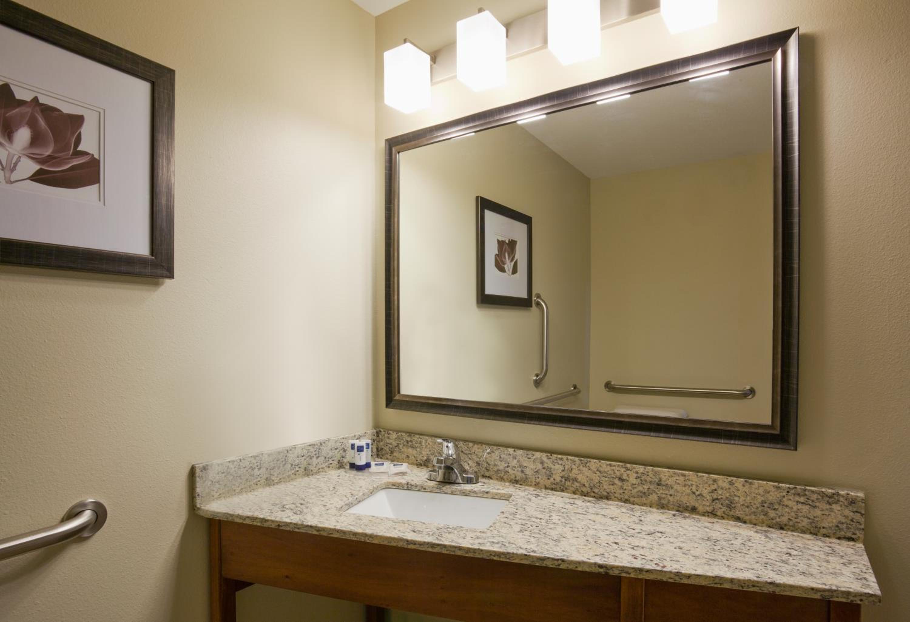 AmericInn by Wyndham Hartford SD, Photo 4
