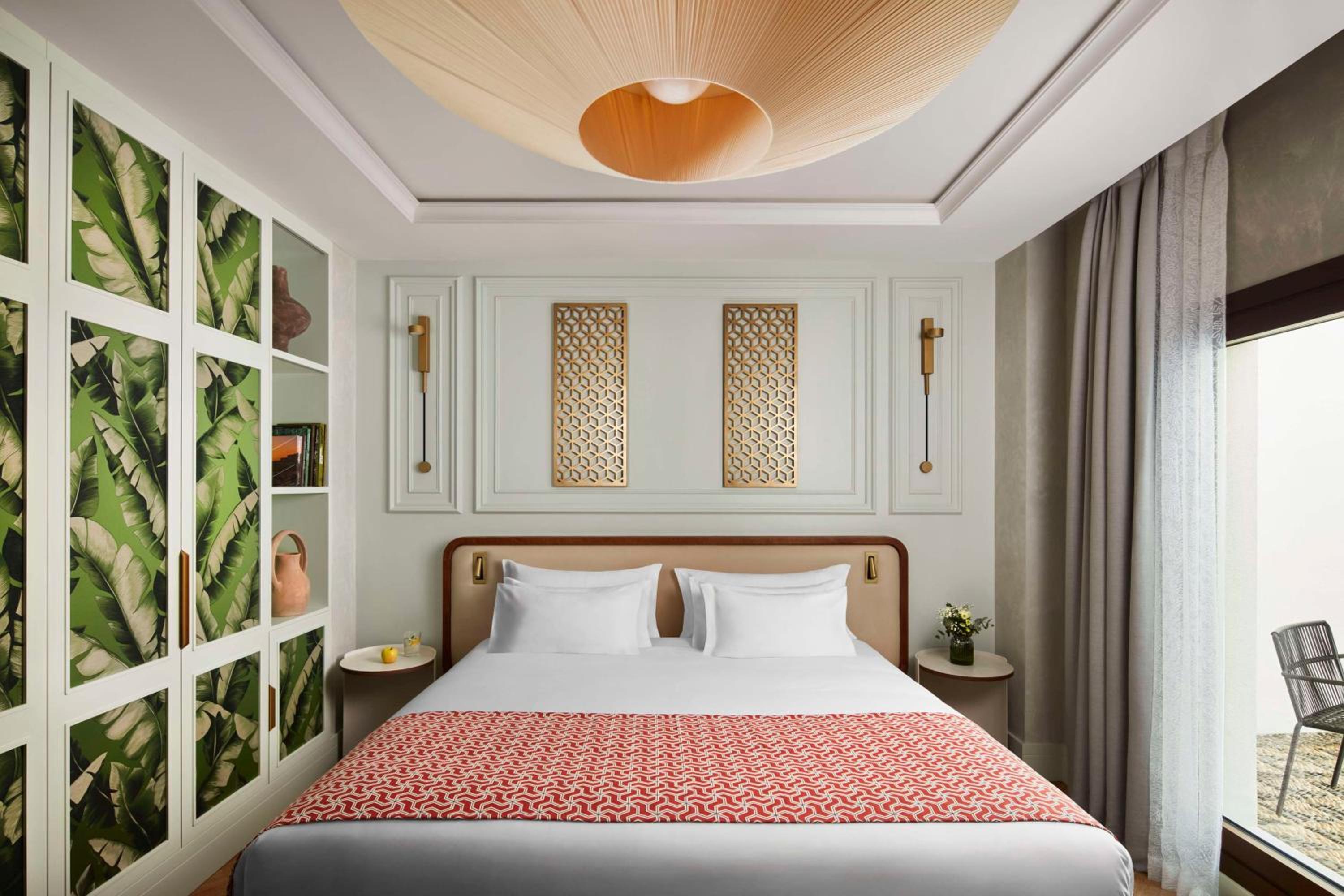 Suite with Extra Bed (3 Adultos + 1 Child)