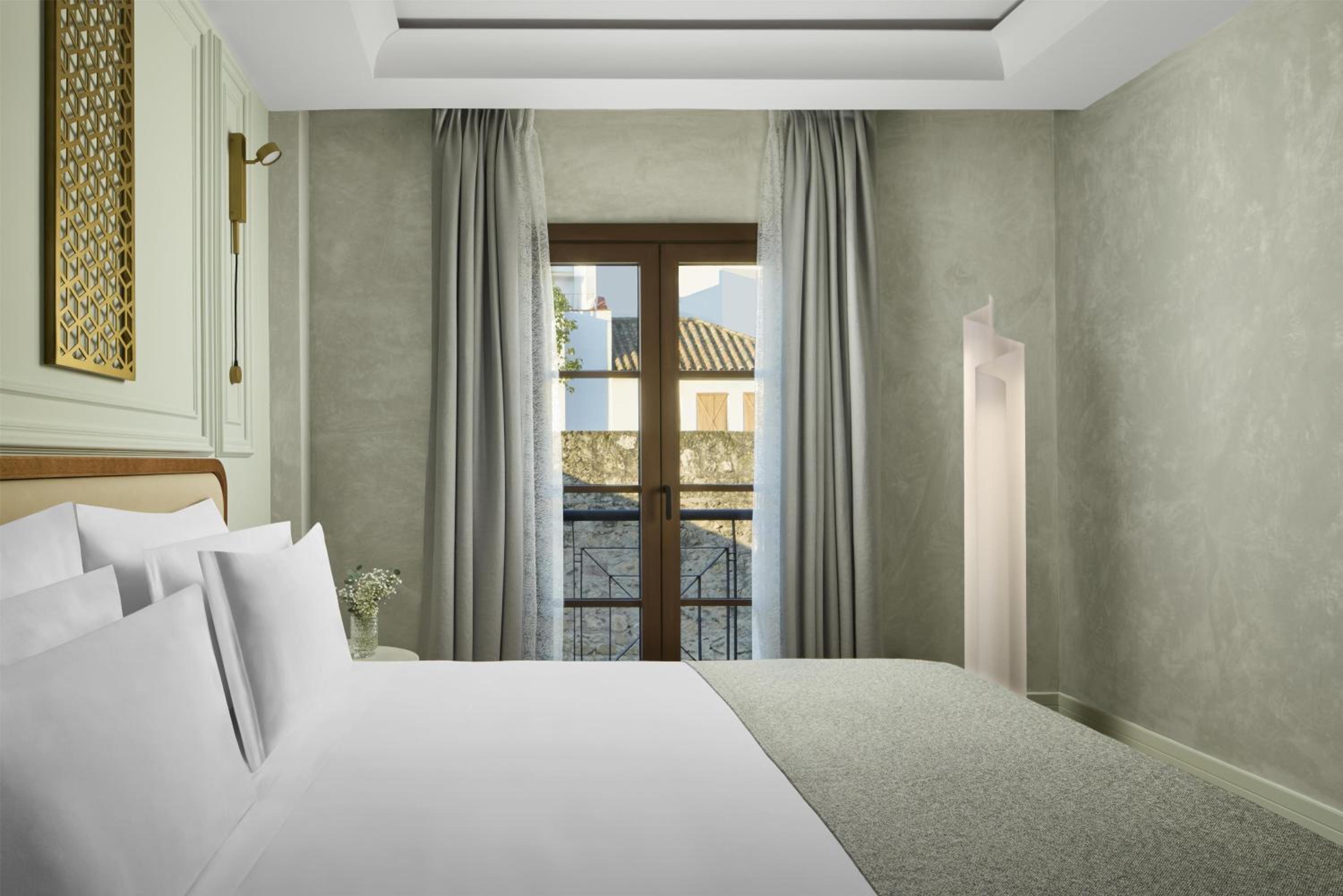 Suite with Extra Bed (3 Adultos + 1 Child)