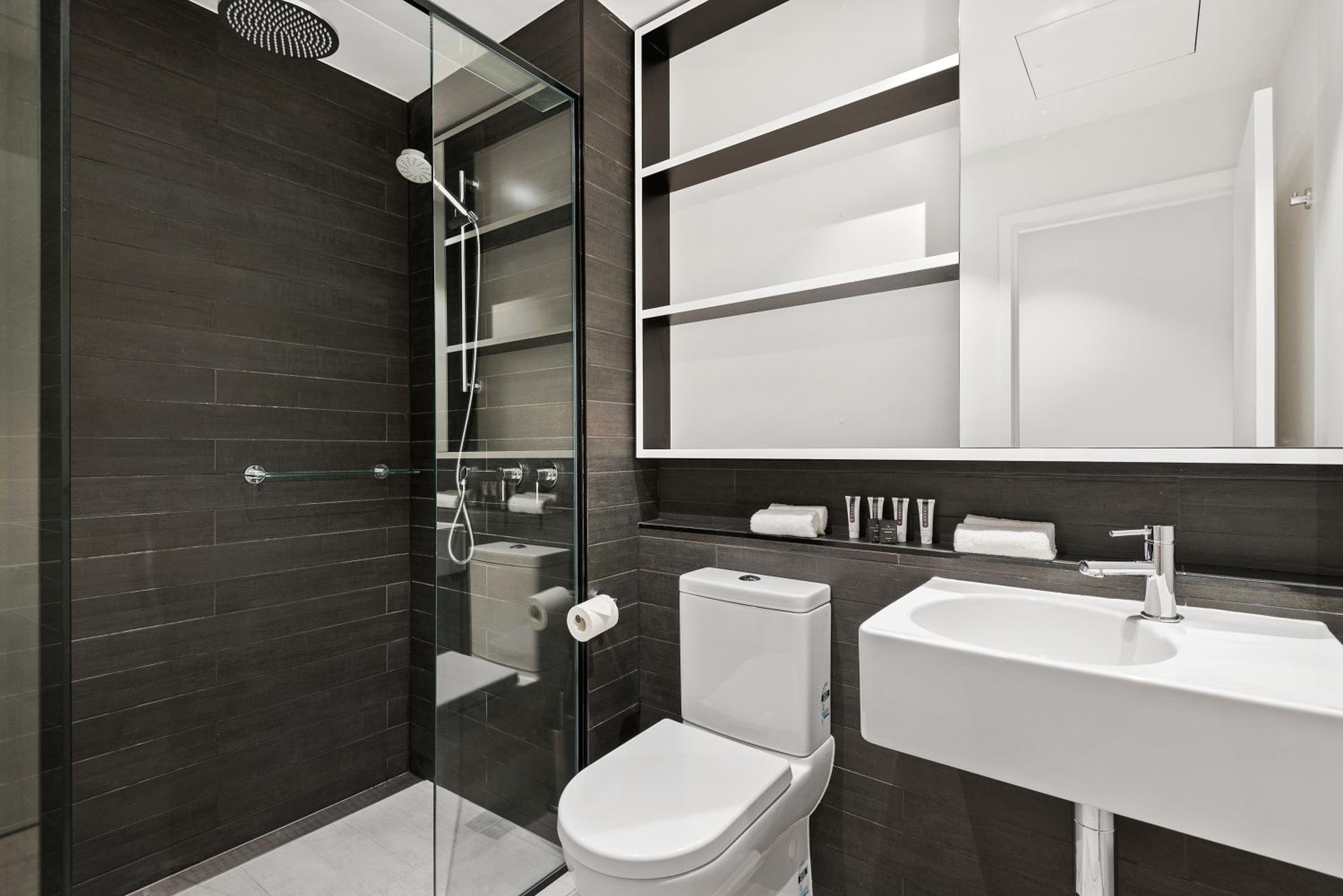 Two-bedroom Apartment - Superior thumbnail 6