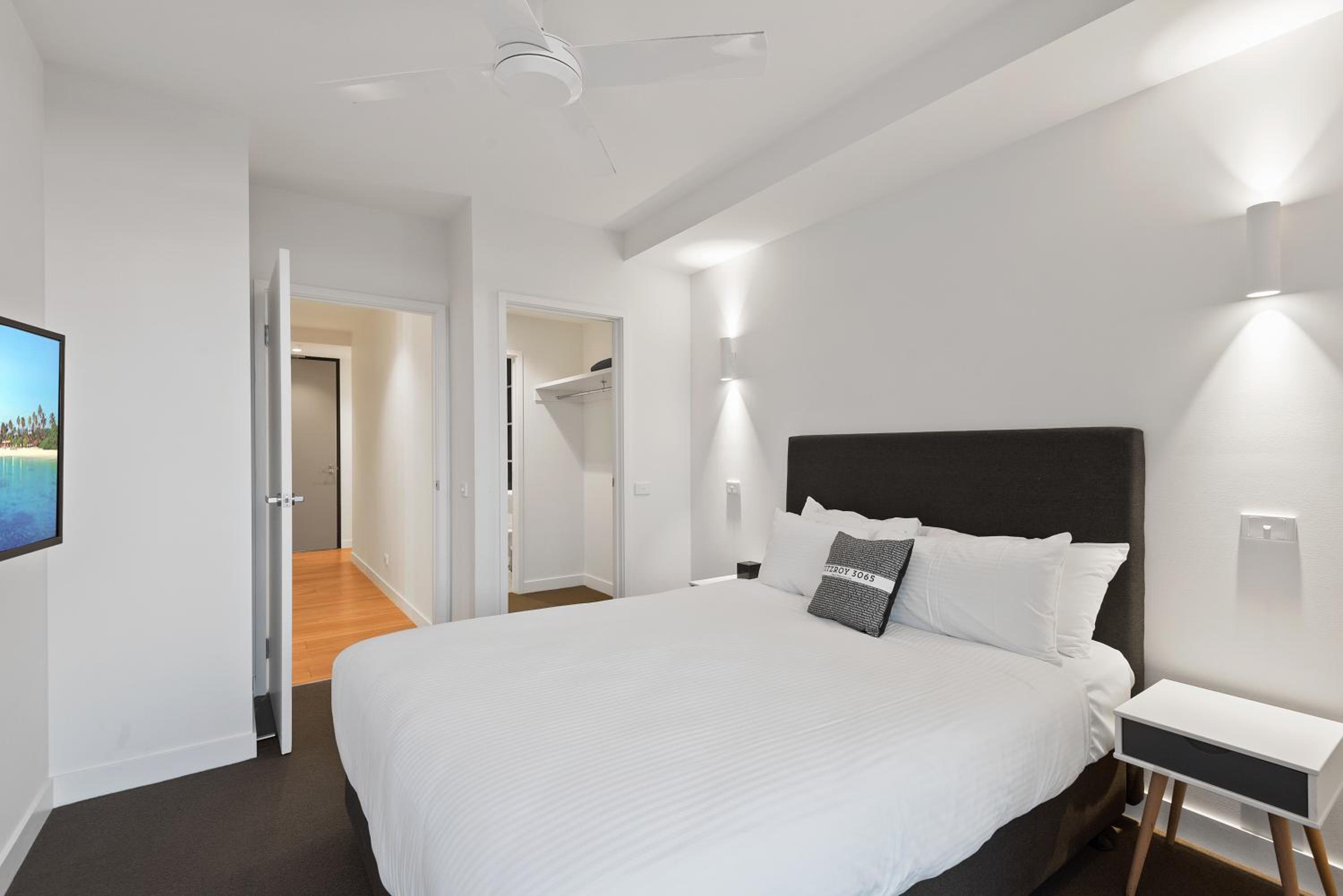 Deluxe Two-Bedroom Apartment with City View