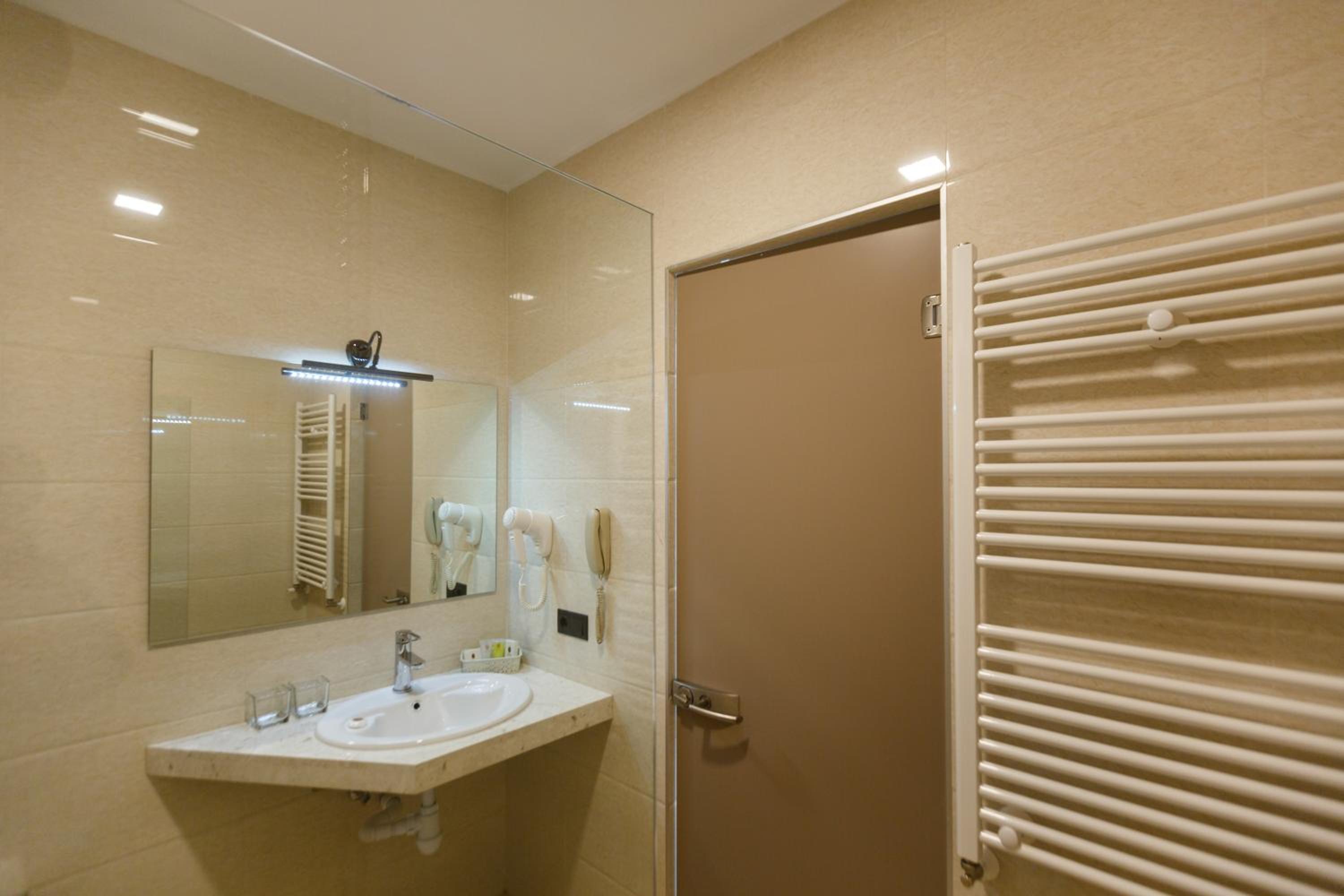 Single Room photo 2