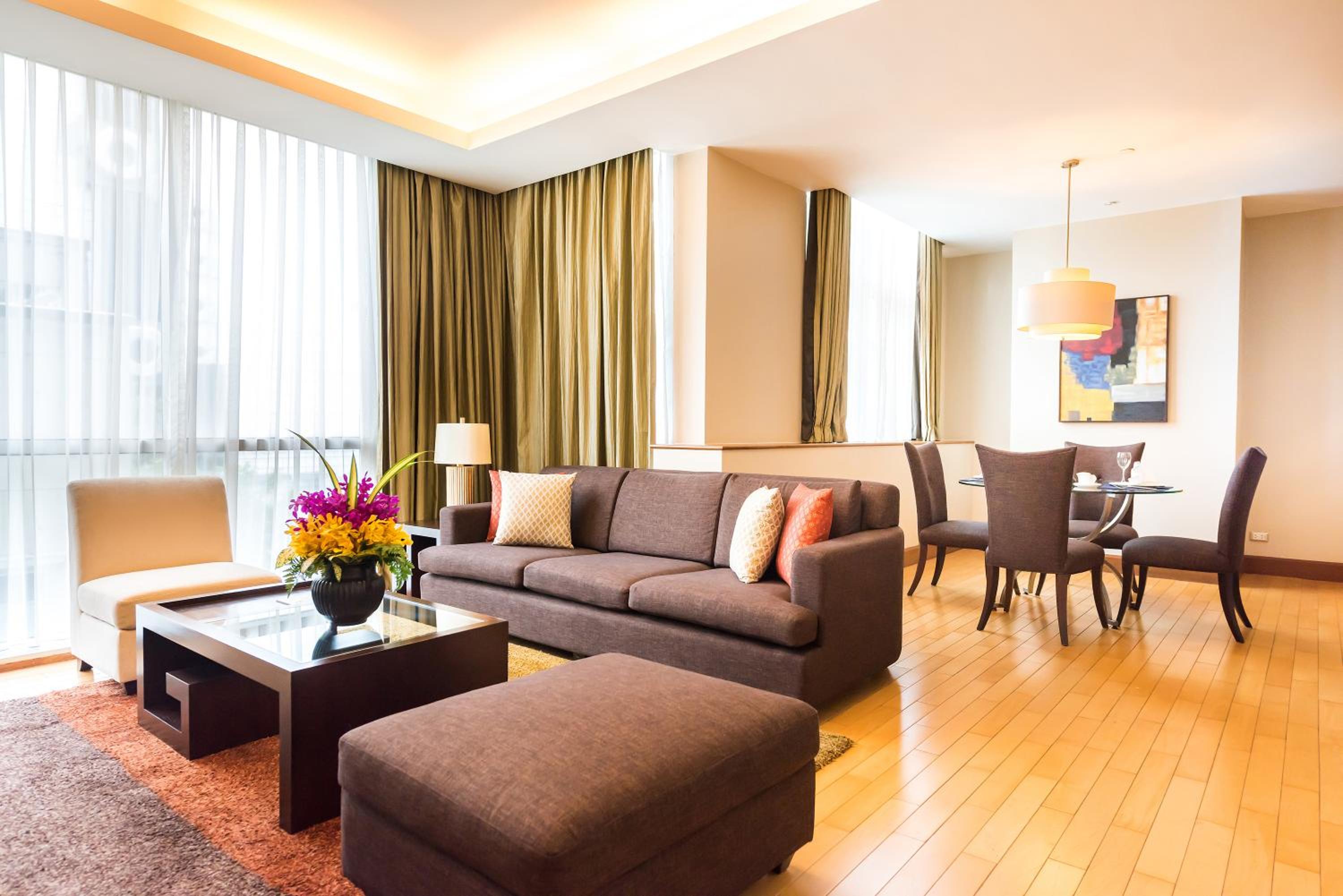Premier One-Bedroom Apartment