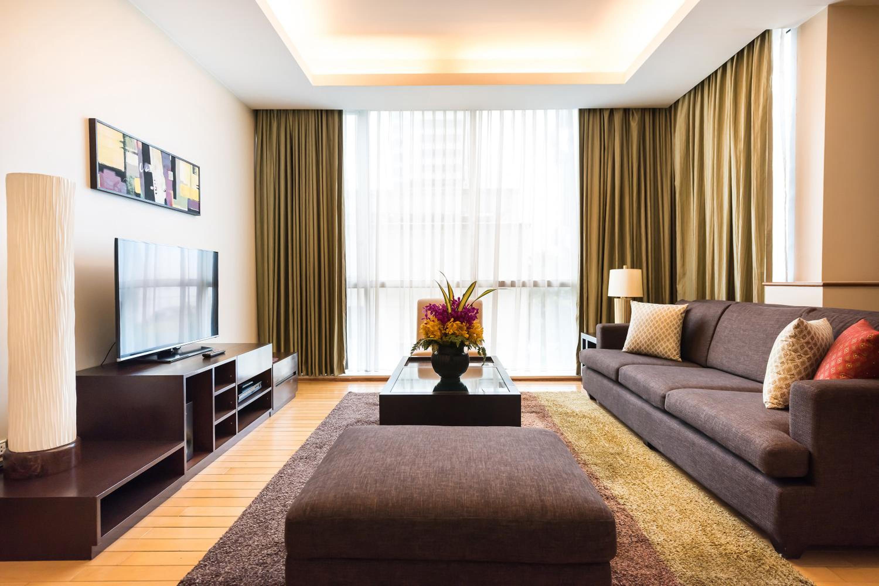 Premier One-Bedroom Apartment