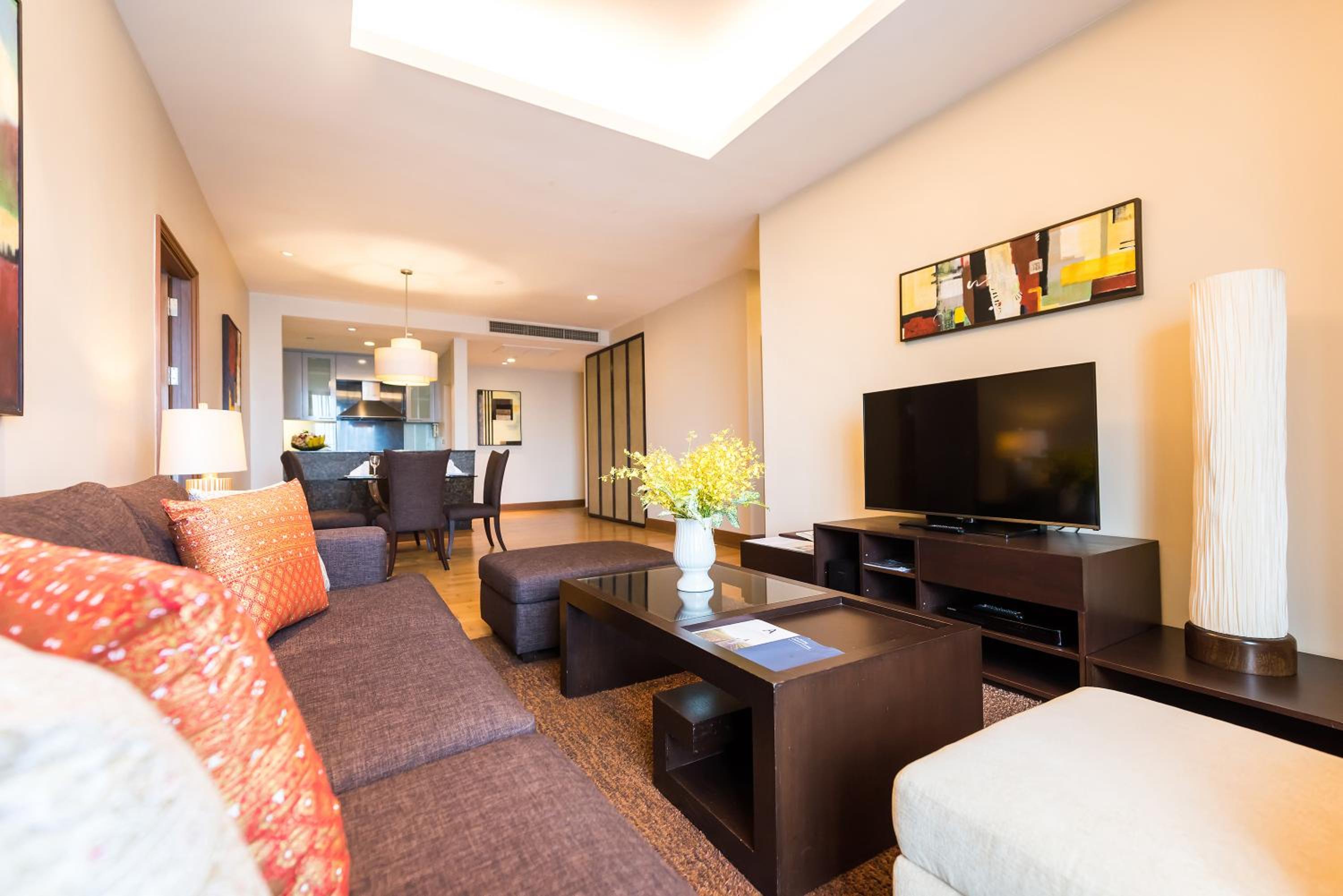 Executive Two-Bedroom Apartment thumbnail 5
