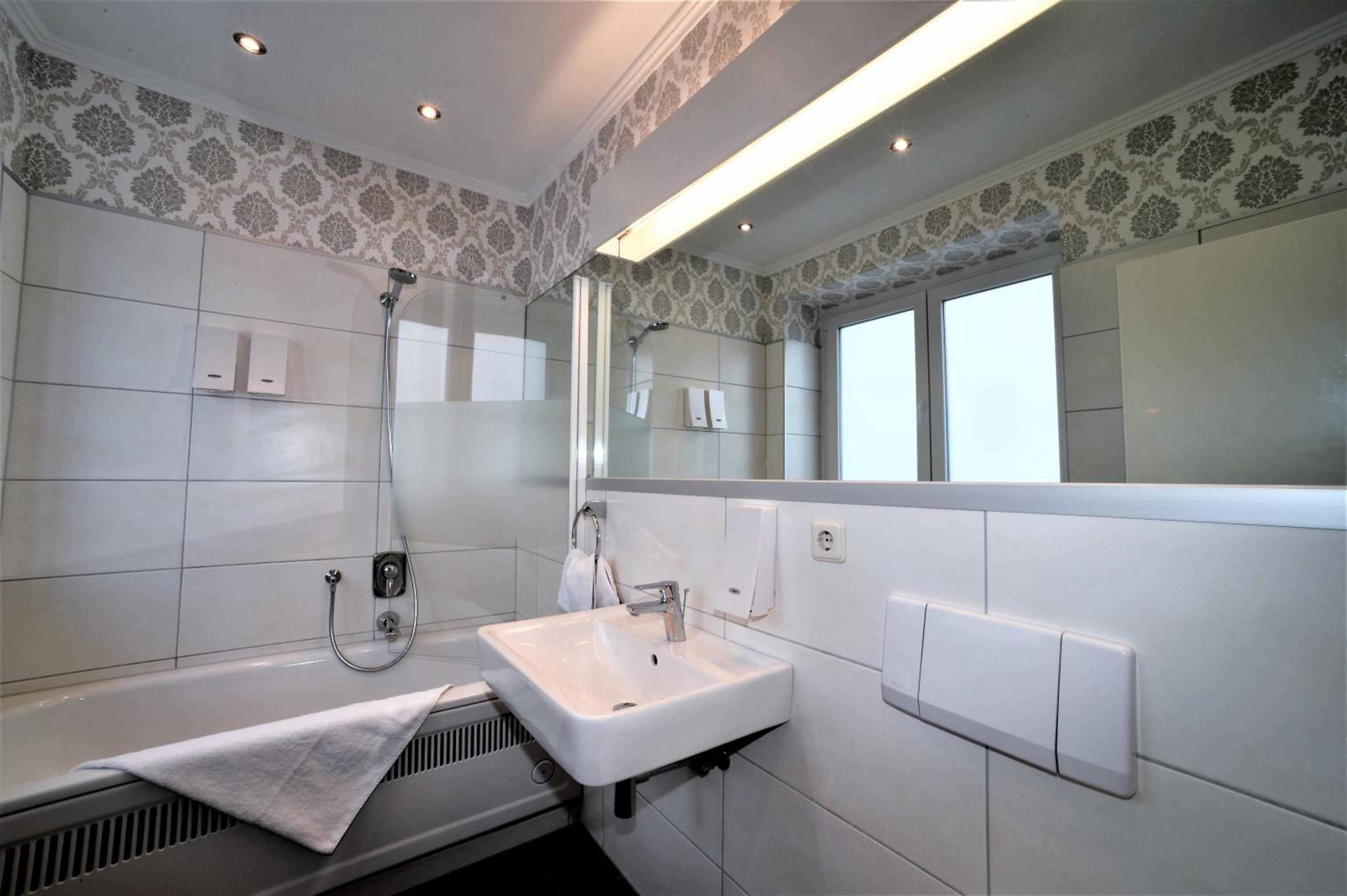 Double Room - Photo 8