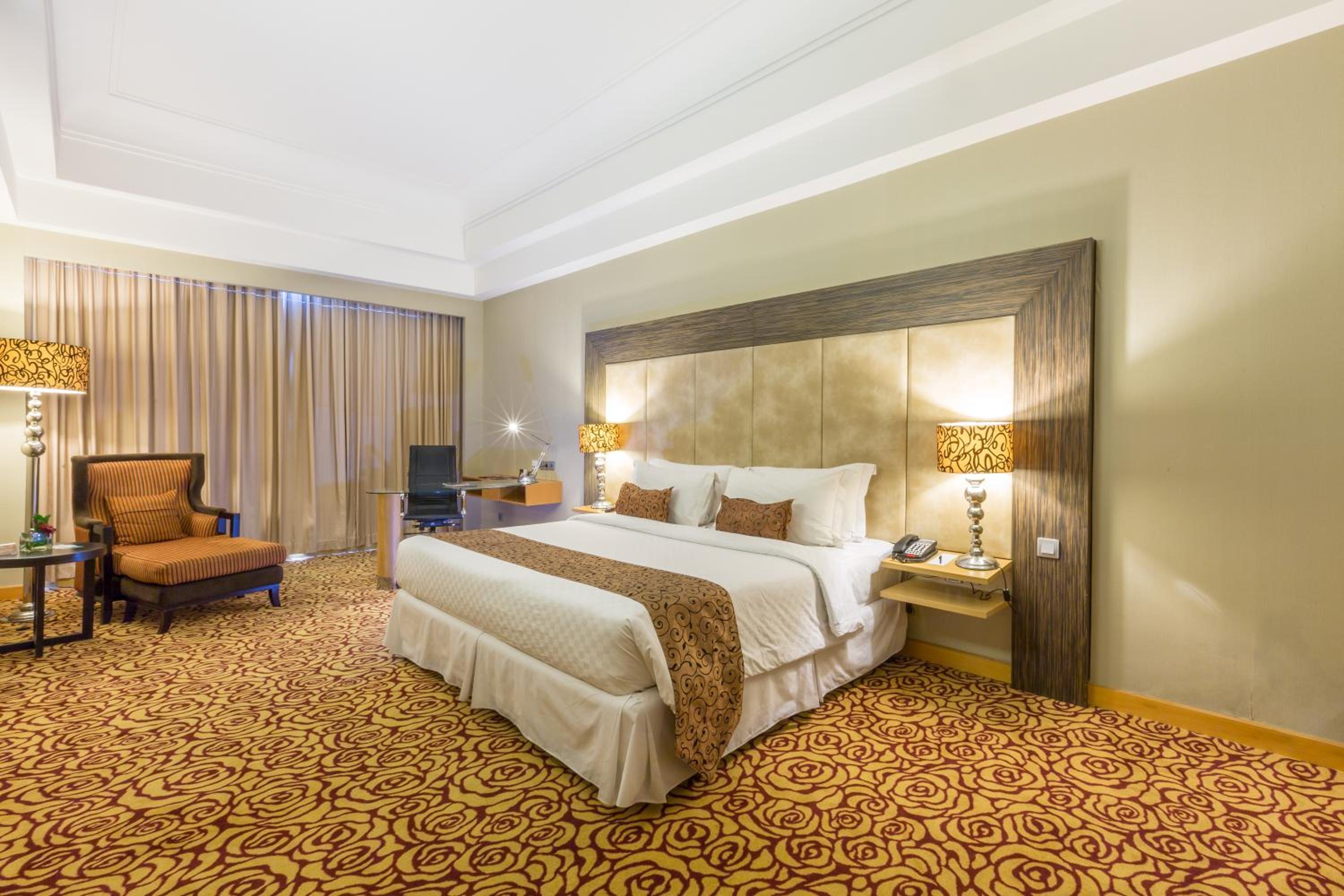 Deluxe King Room - Mobility Access photo 2
