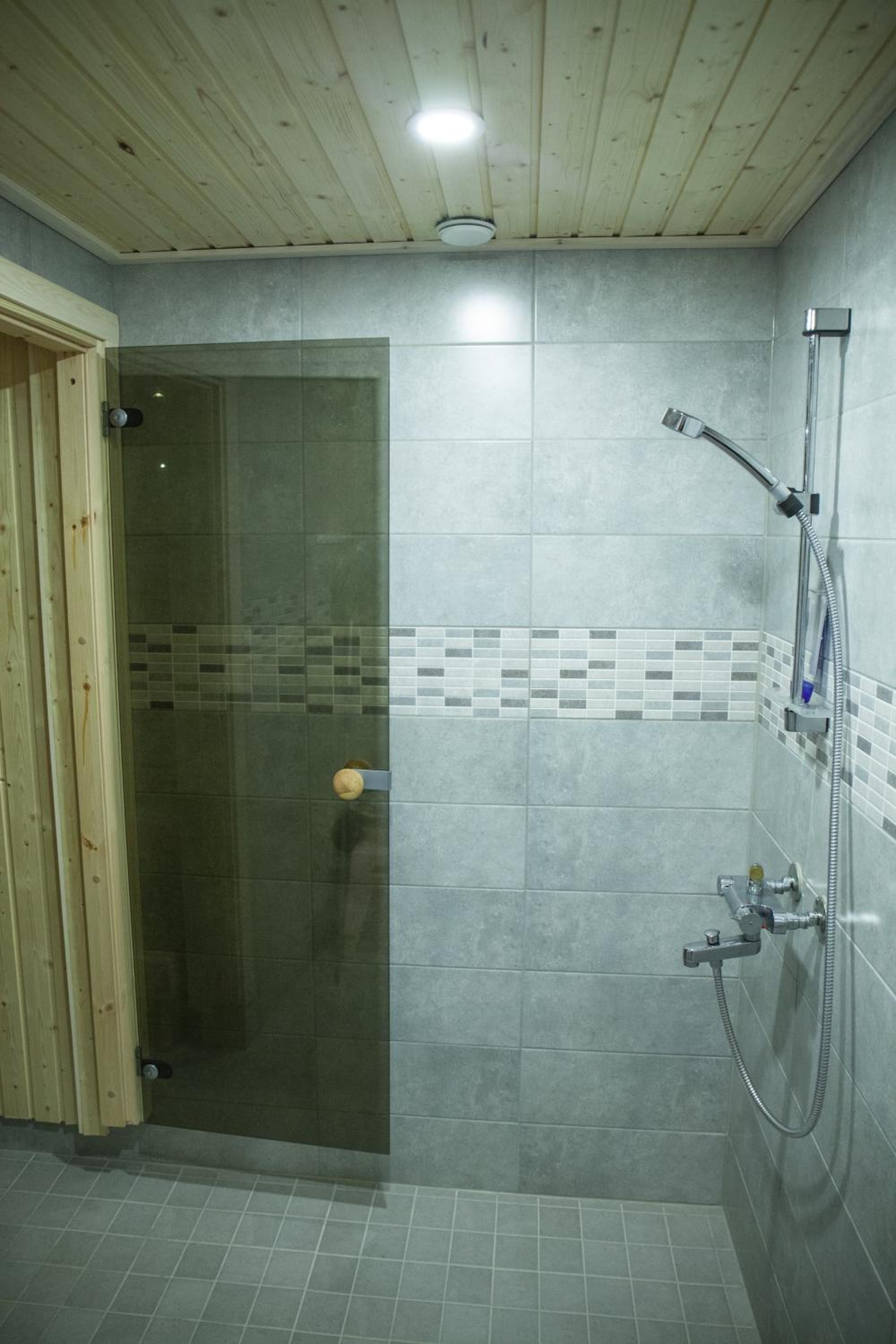 Two-Bedroom Cottage with Sauna photo 3