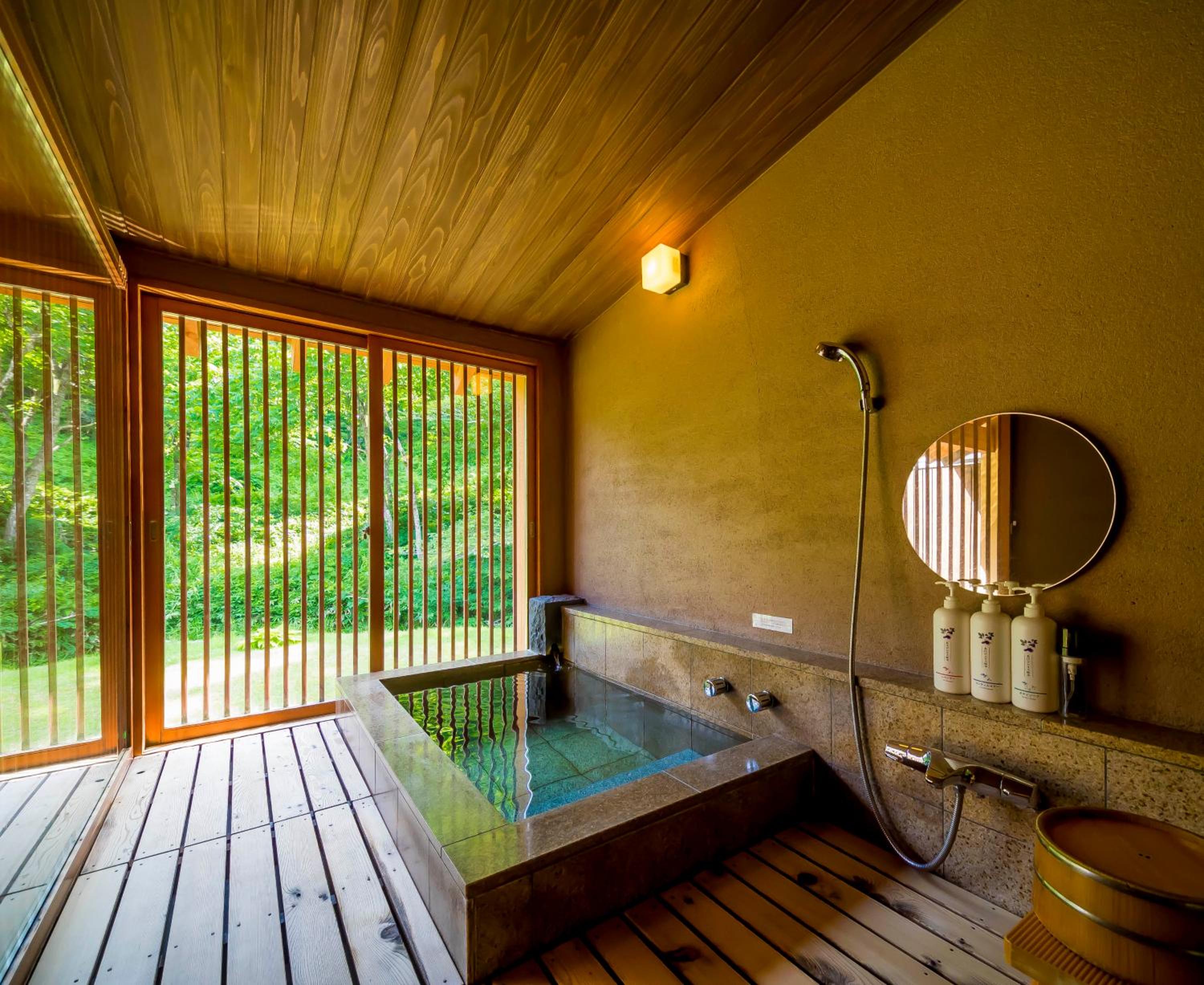 Deluxe Triple Room with Hot Spring Bath photo 2
