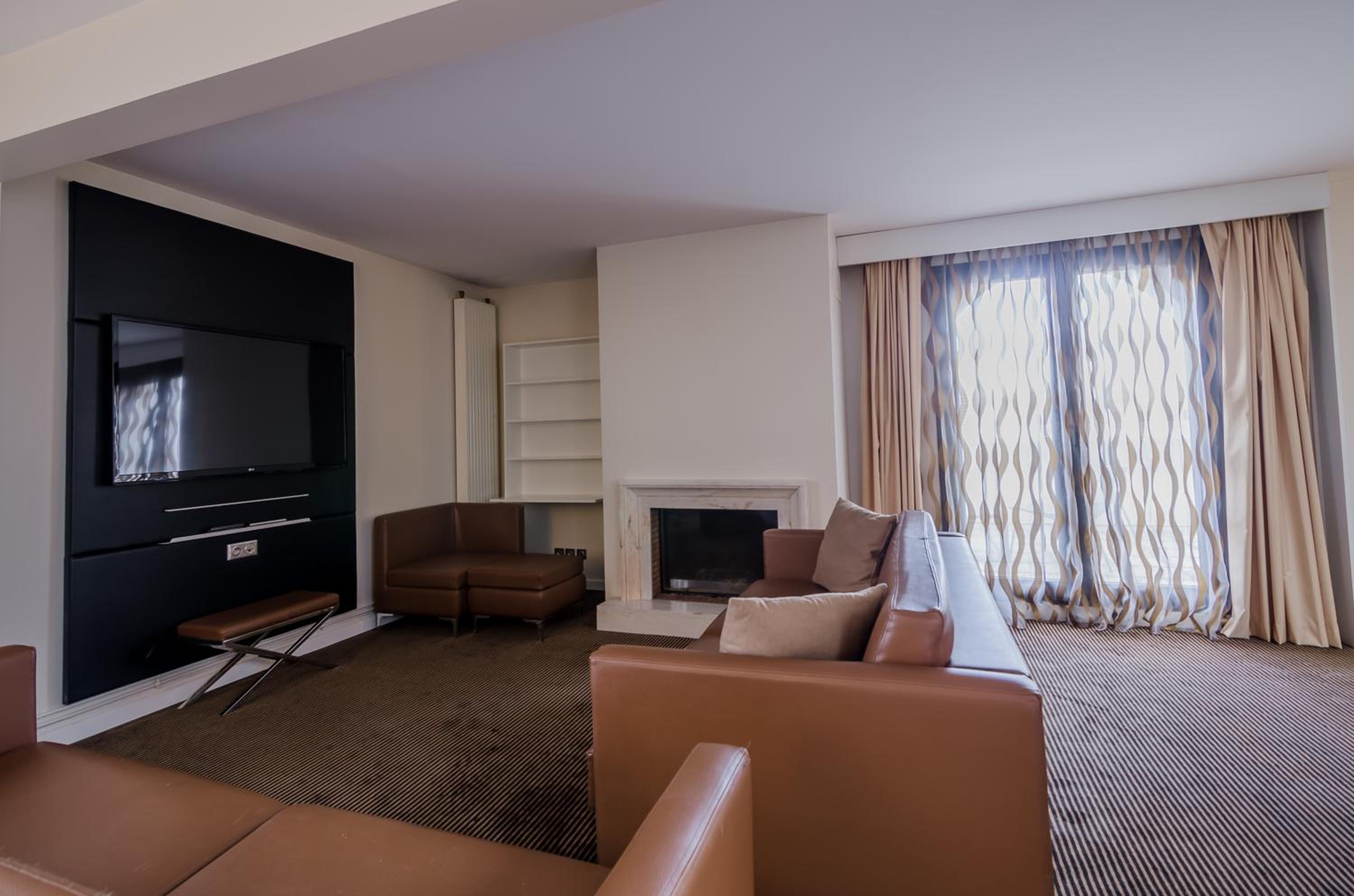Privilege Double Room with Sofa Bed - Photo 7