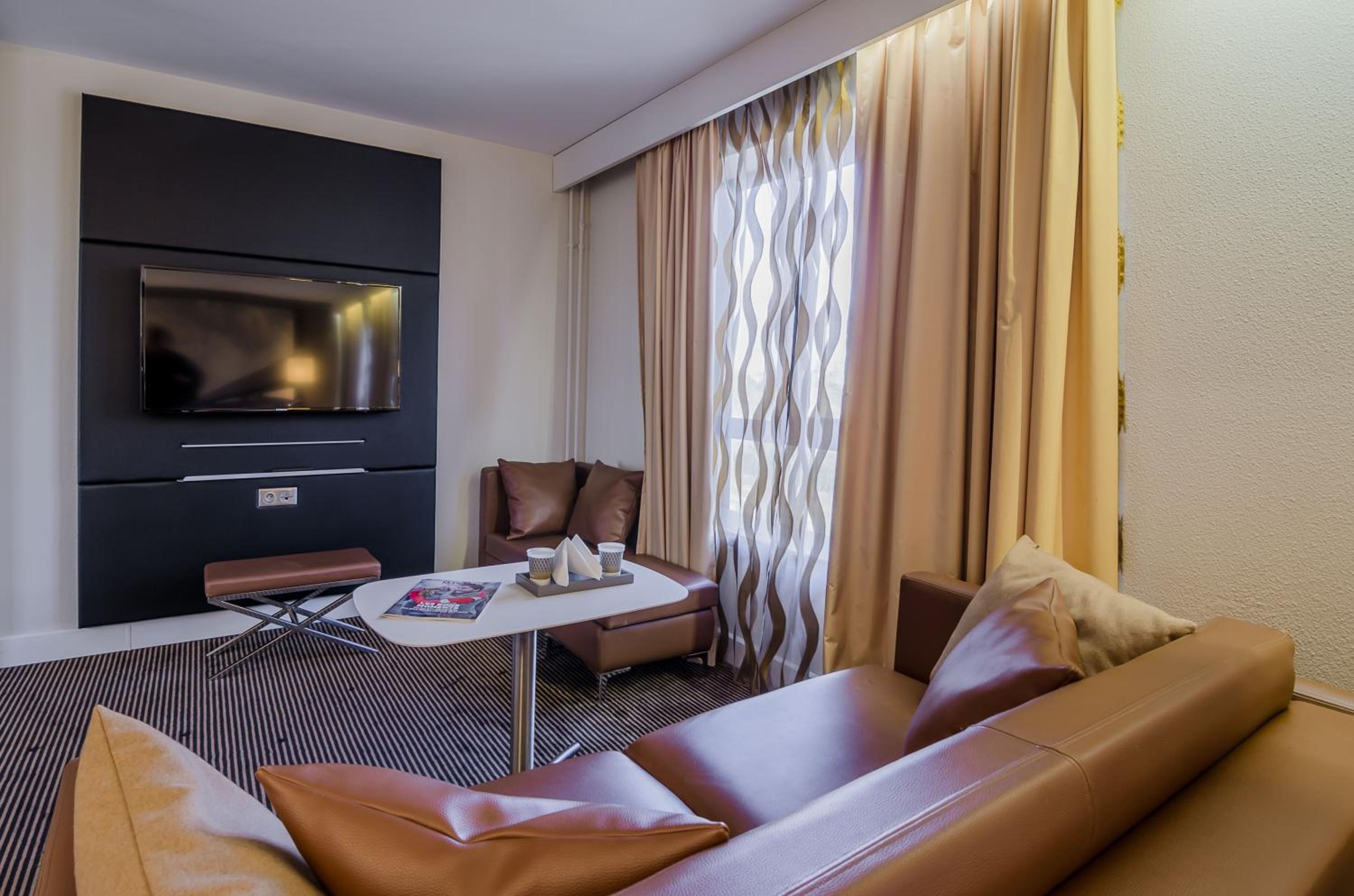 Privilege Double Room with Sofa Bed - Photo 10