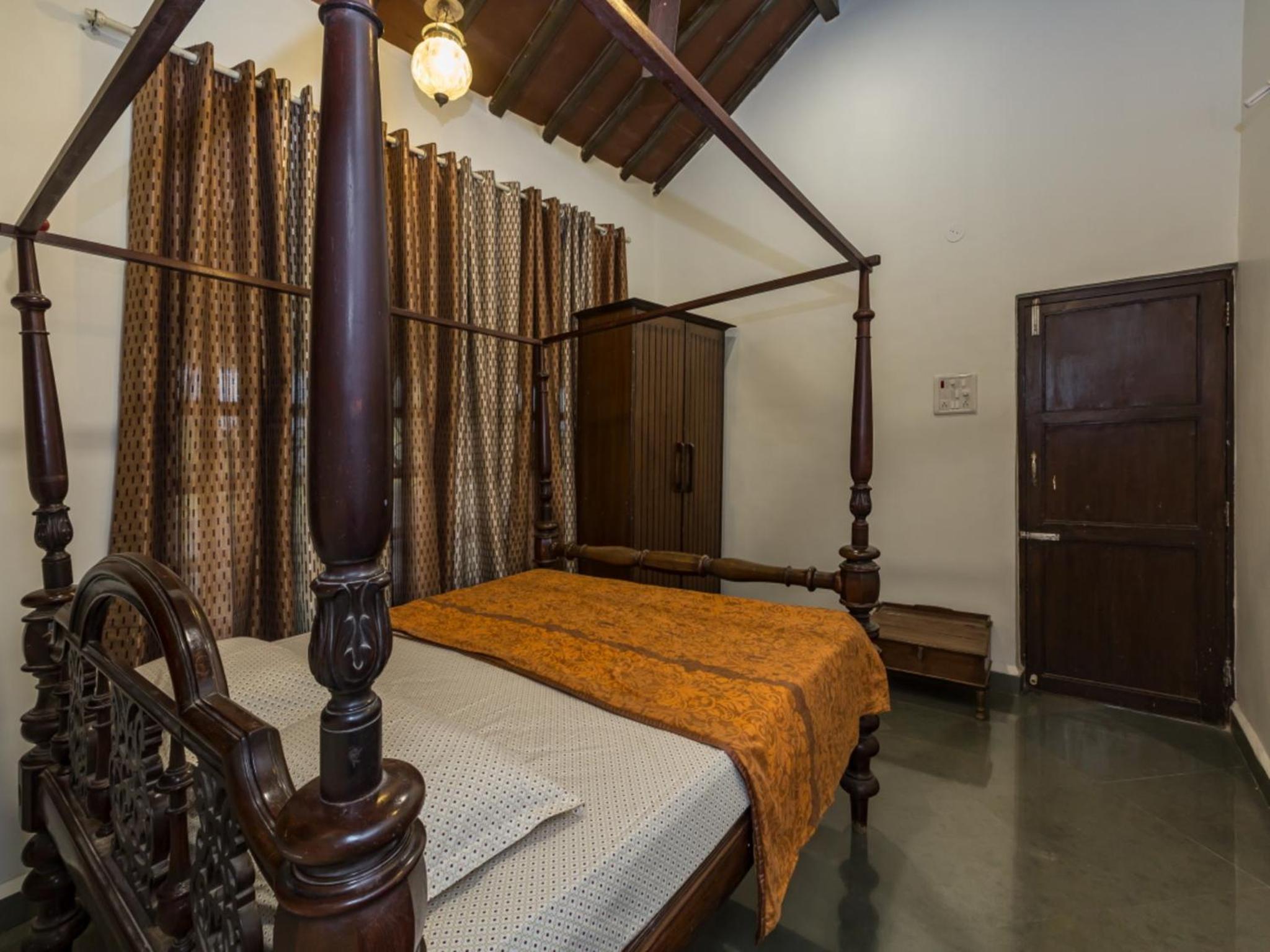 Villa with Sea View - Photo 33