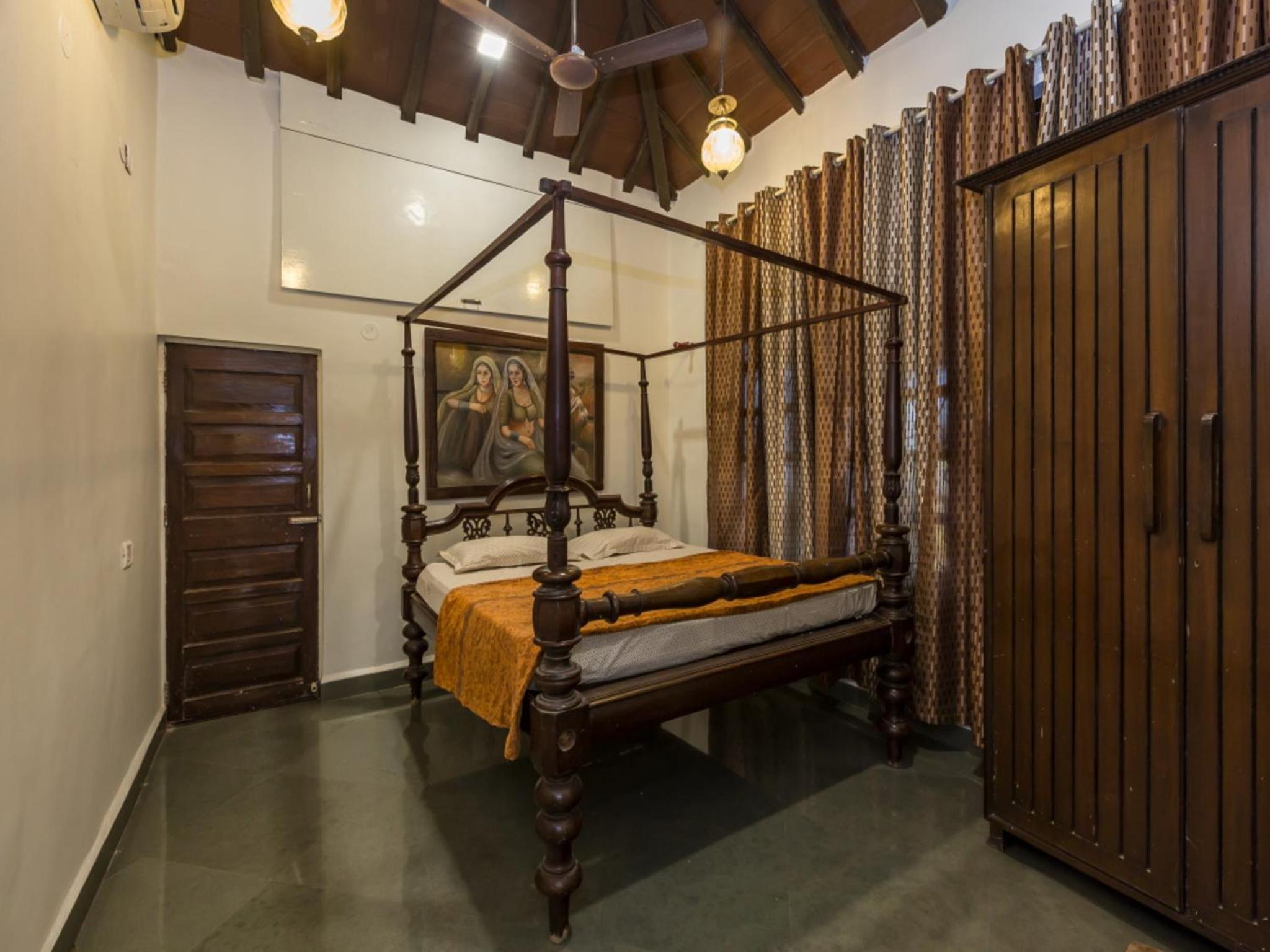 Villa with Sea View - Photo 31