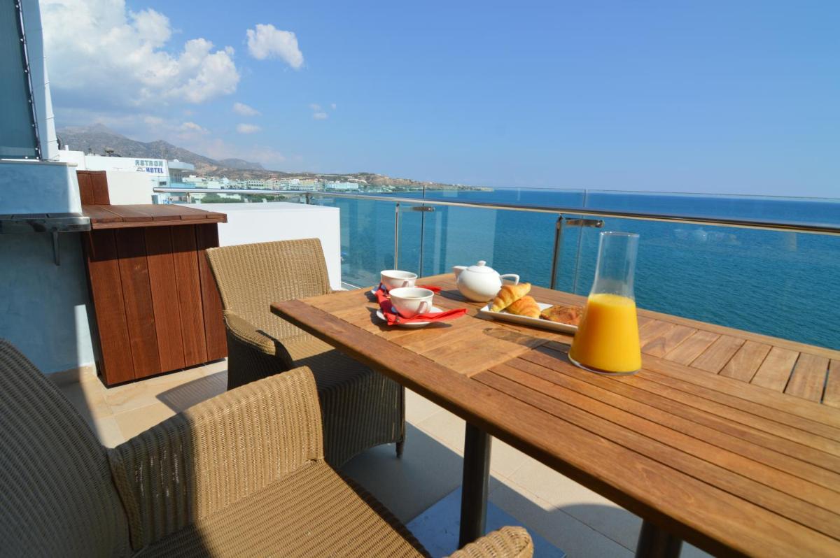 Suite with  Spa Bath and Sea View - Photo 10