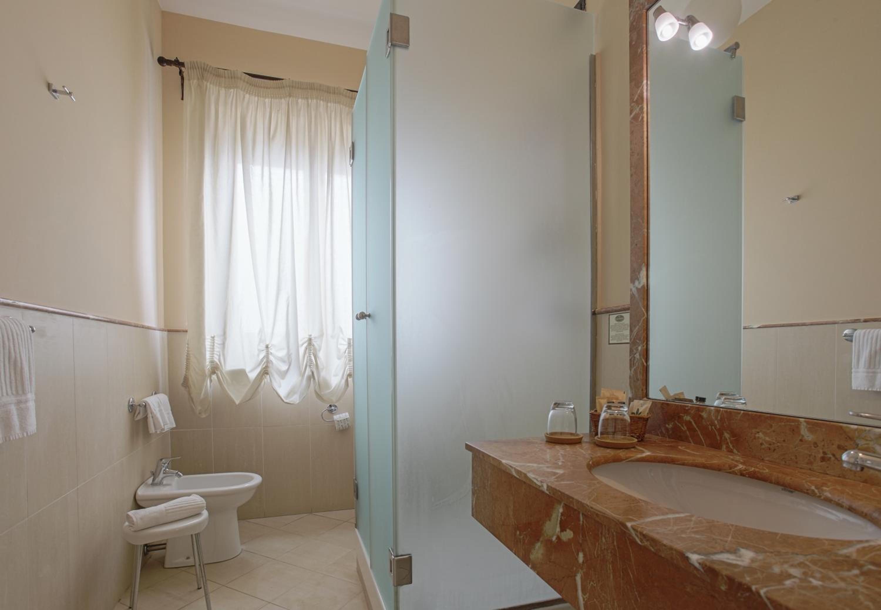 Classic Triple Room - Photo 3