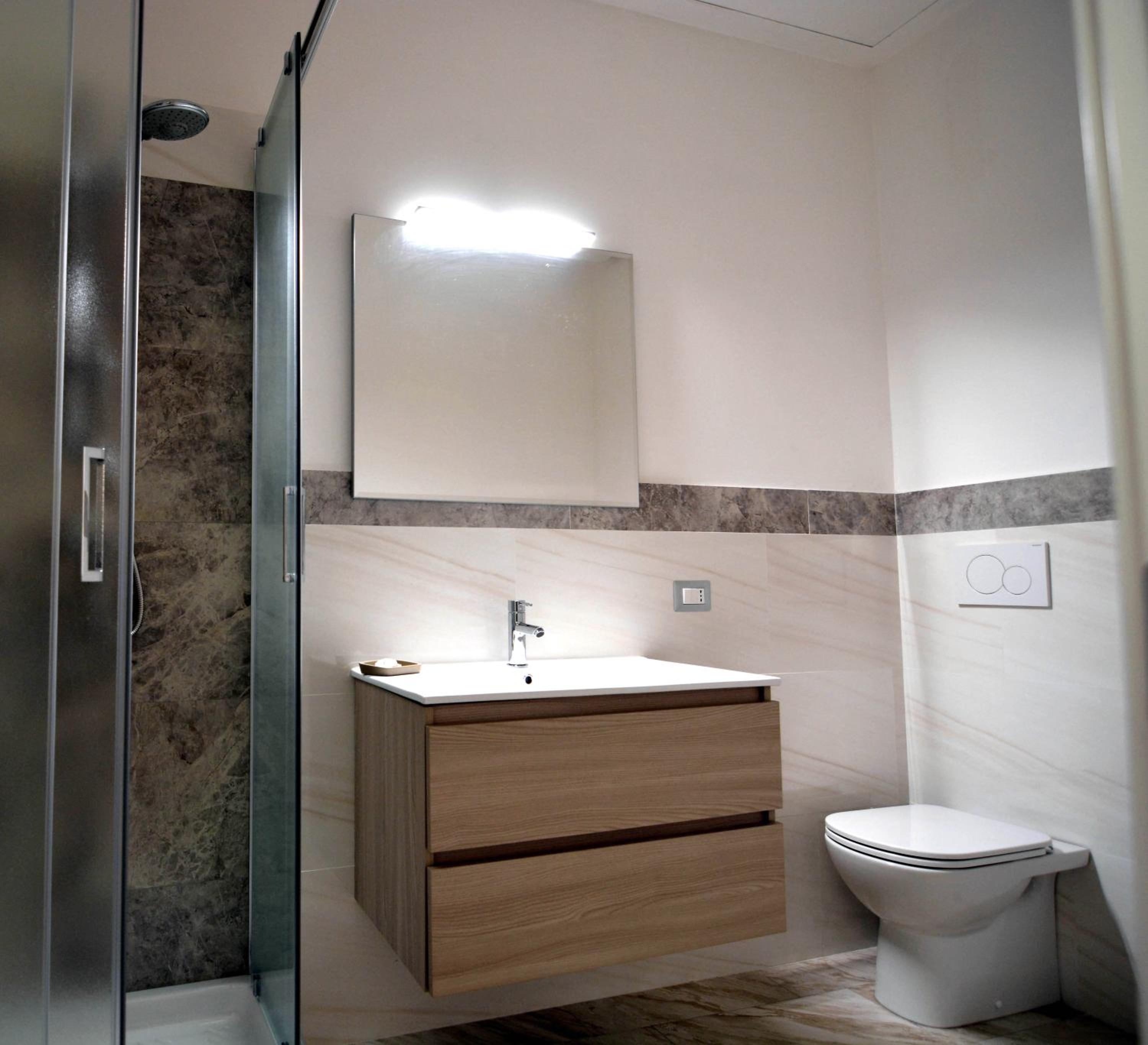 Deluxe Room (2 Adults + 1 Child) - Photo 15