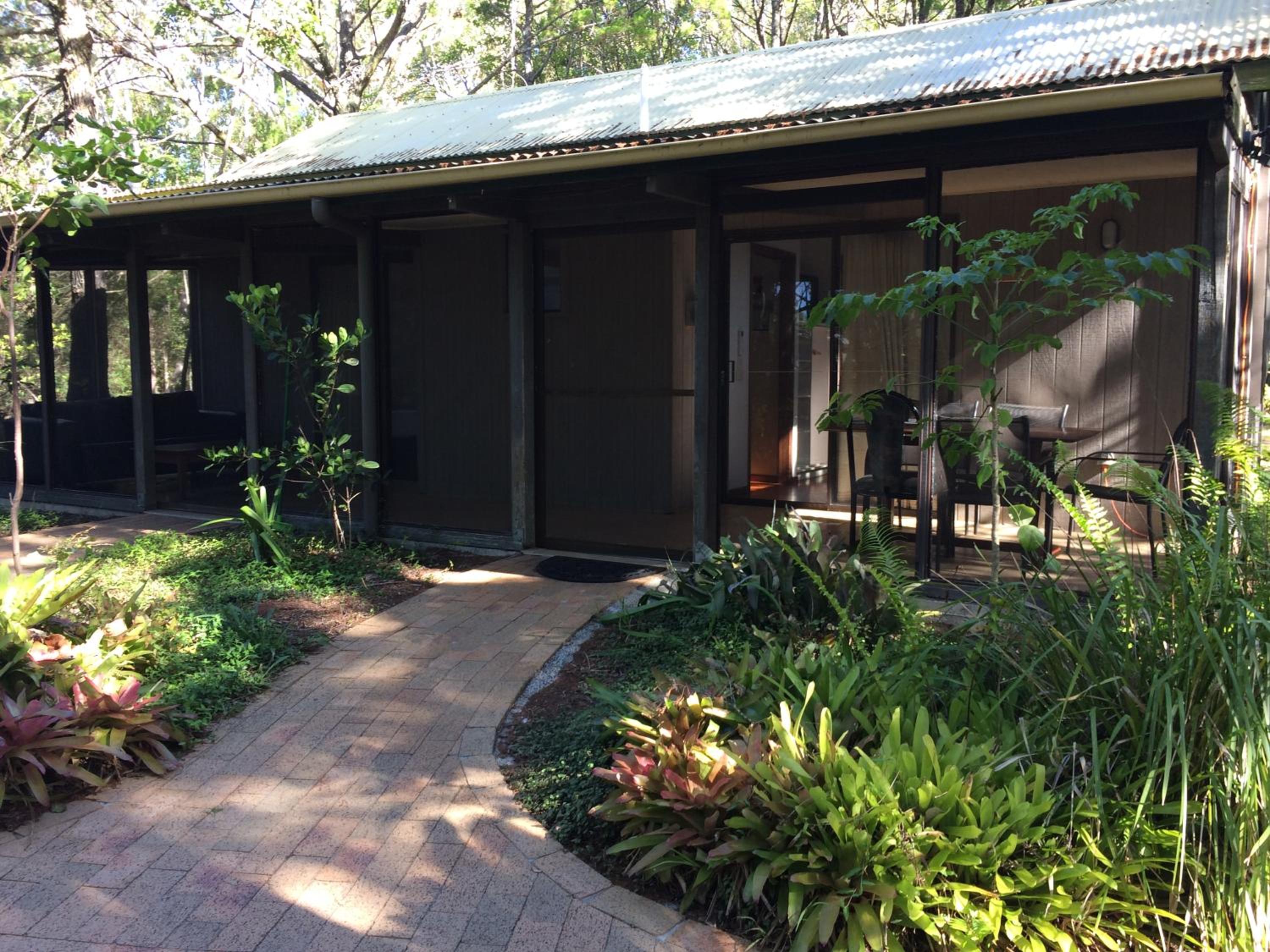 Two-Bedroom Cabin (1 King 1 Queen & 2 Single Beds) photo 3