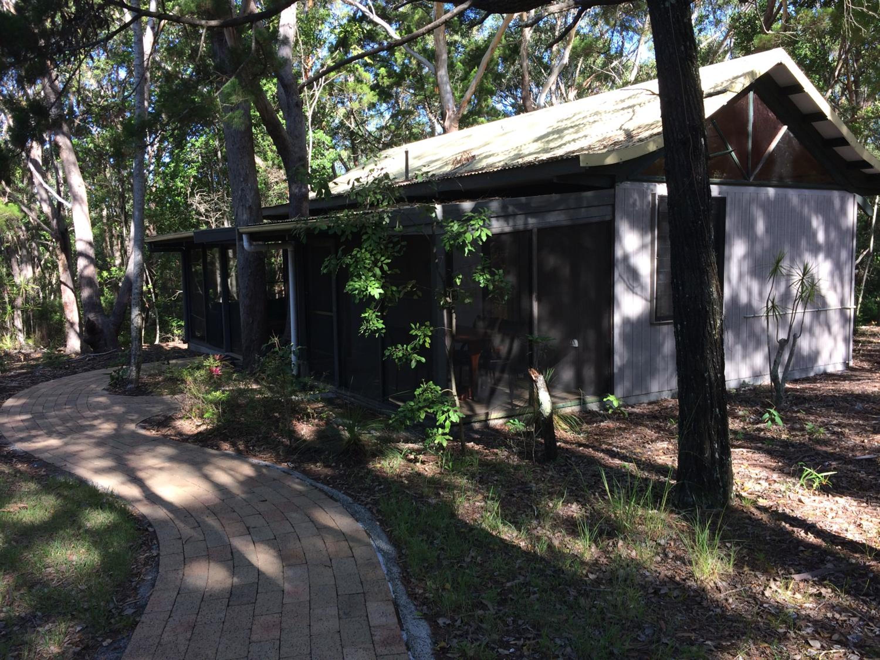 Two-Bedroom Cabin (1 King 1 Queen & 2 Single Beds) photo 2