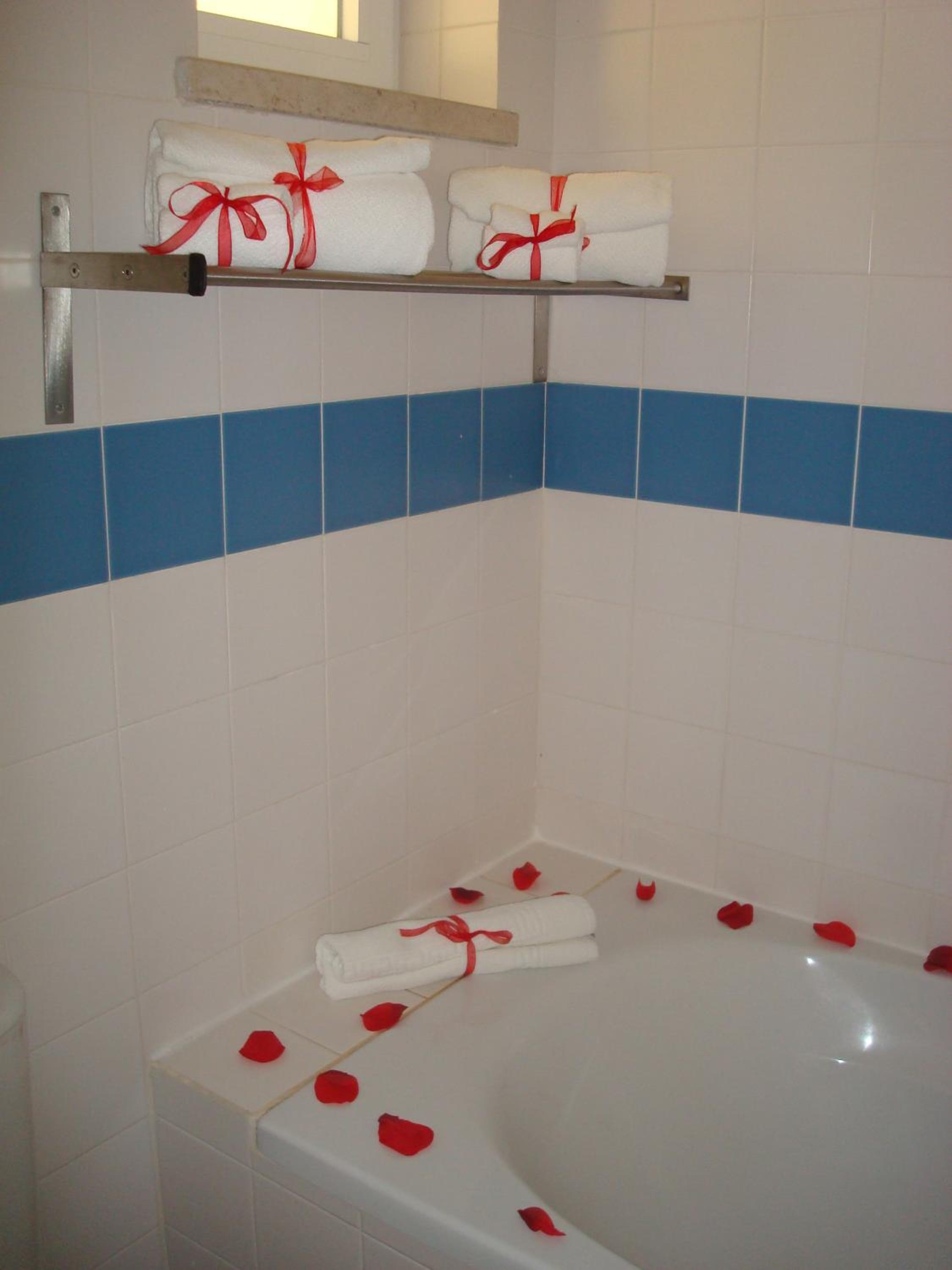 Romantic One-Bedroom Apartment photo 3