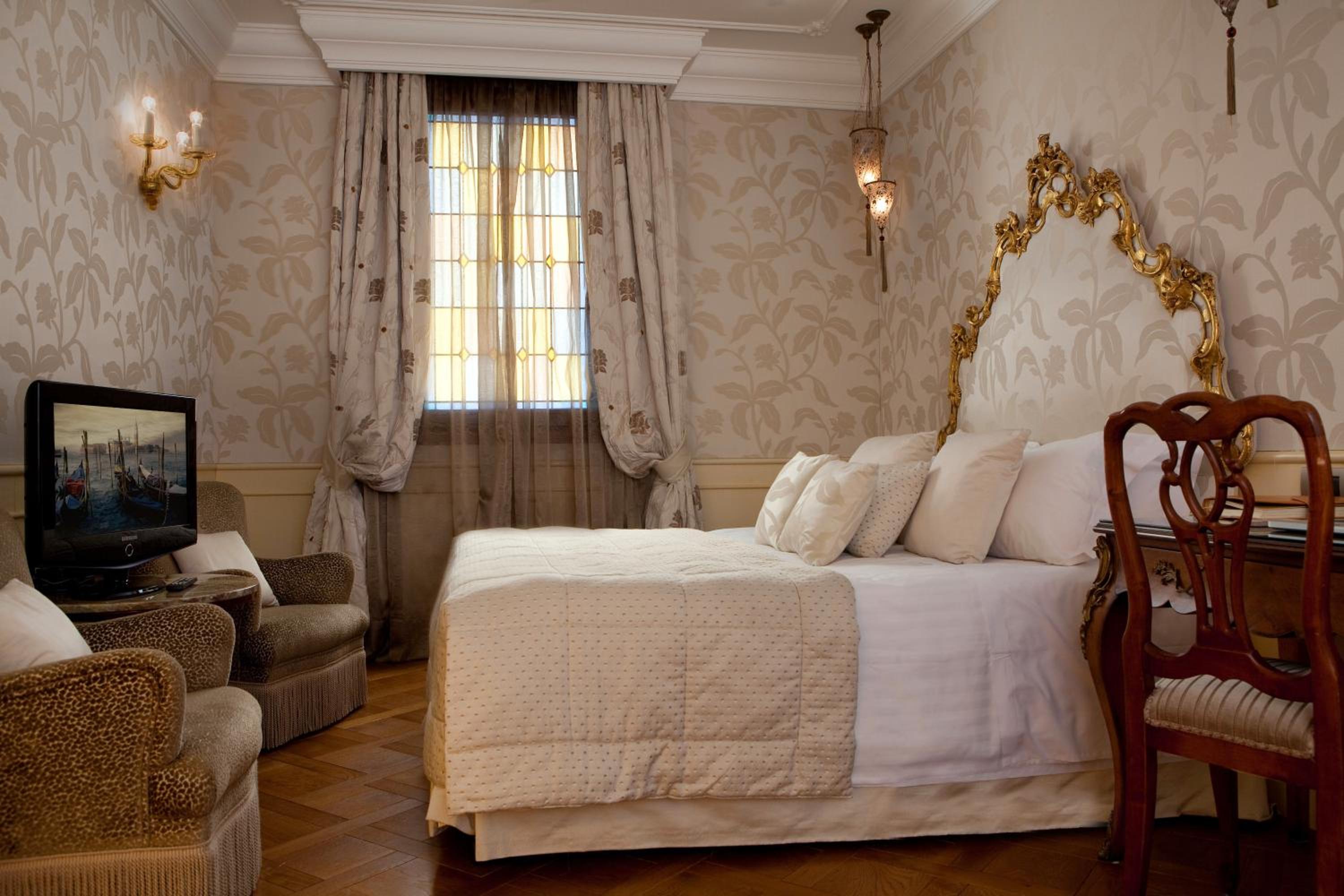 Superior Double Room - Photo 3